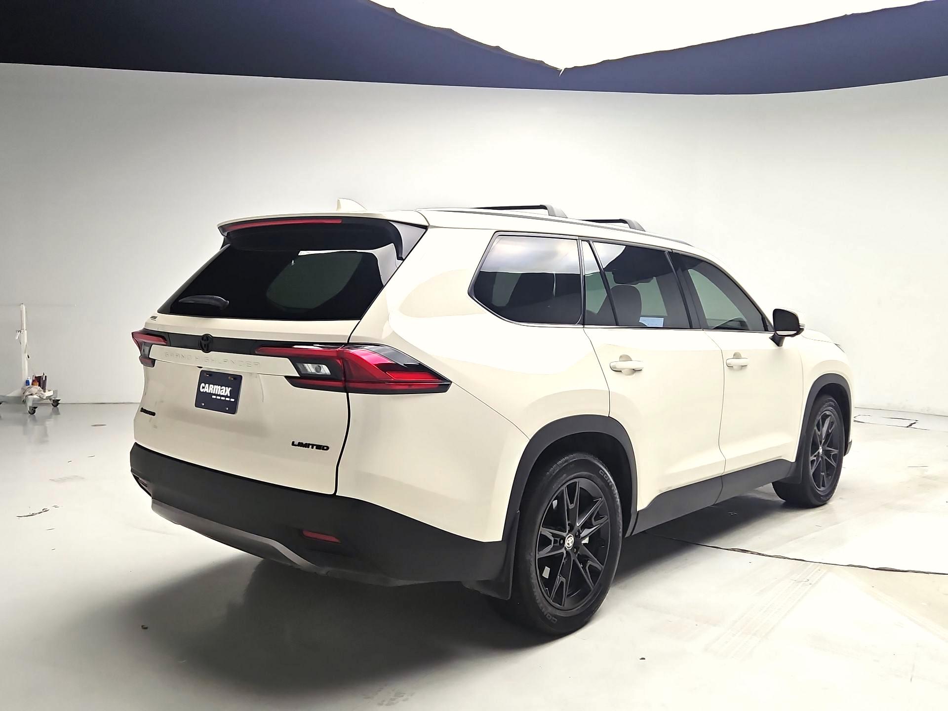 Thumbnail: 2024 Toyota Highlander - 5