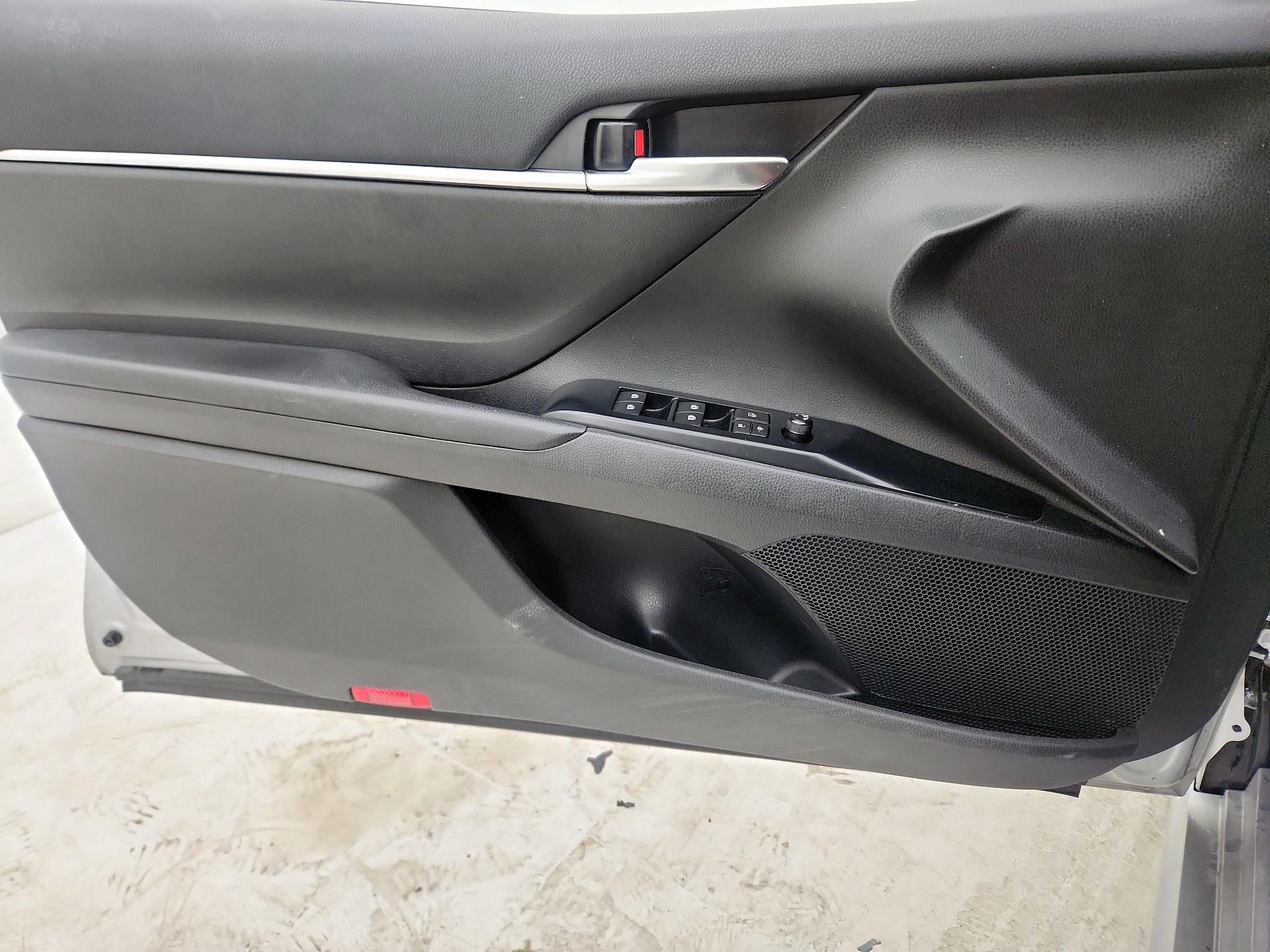 Thumbnail: 2020 Toyota Camry - 12