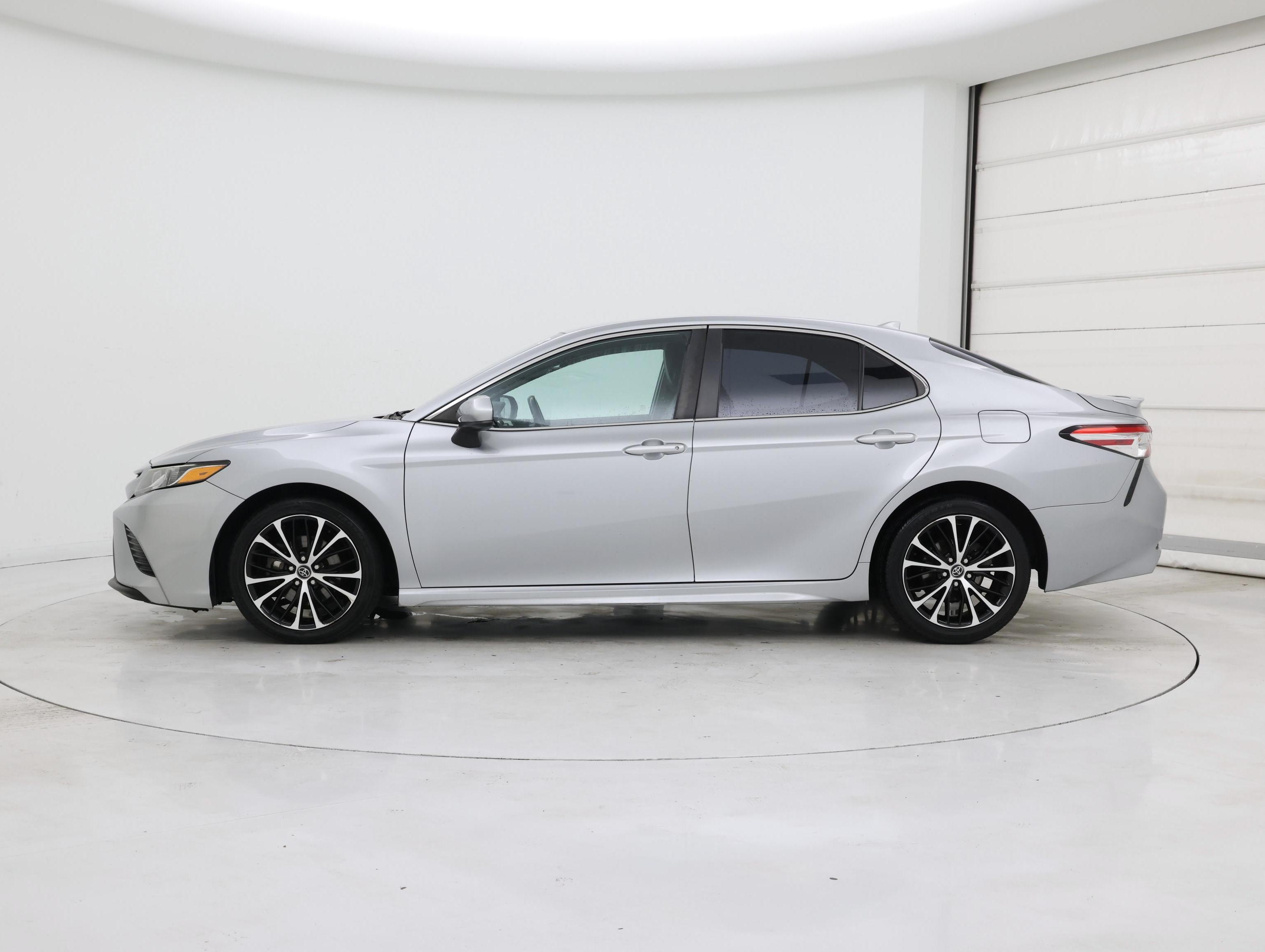 Thumbnail: 2020 Toyota Camry - 3