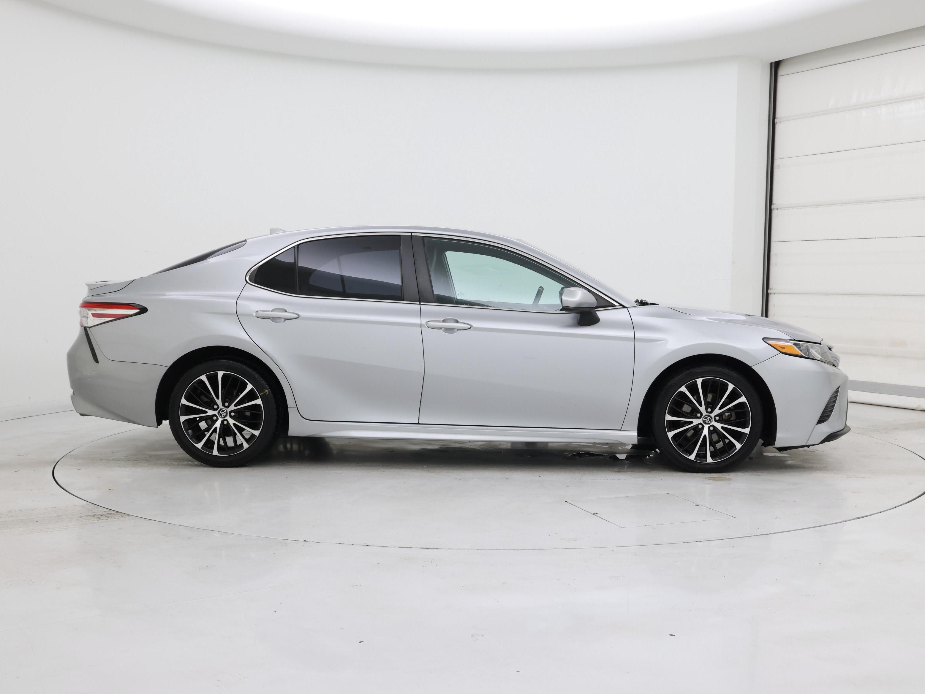Thumbnail: 2020 Toyota Camry - 7