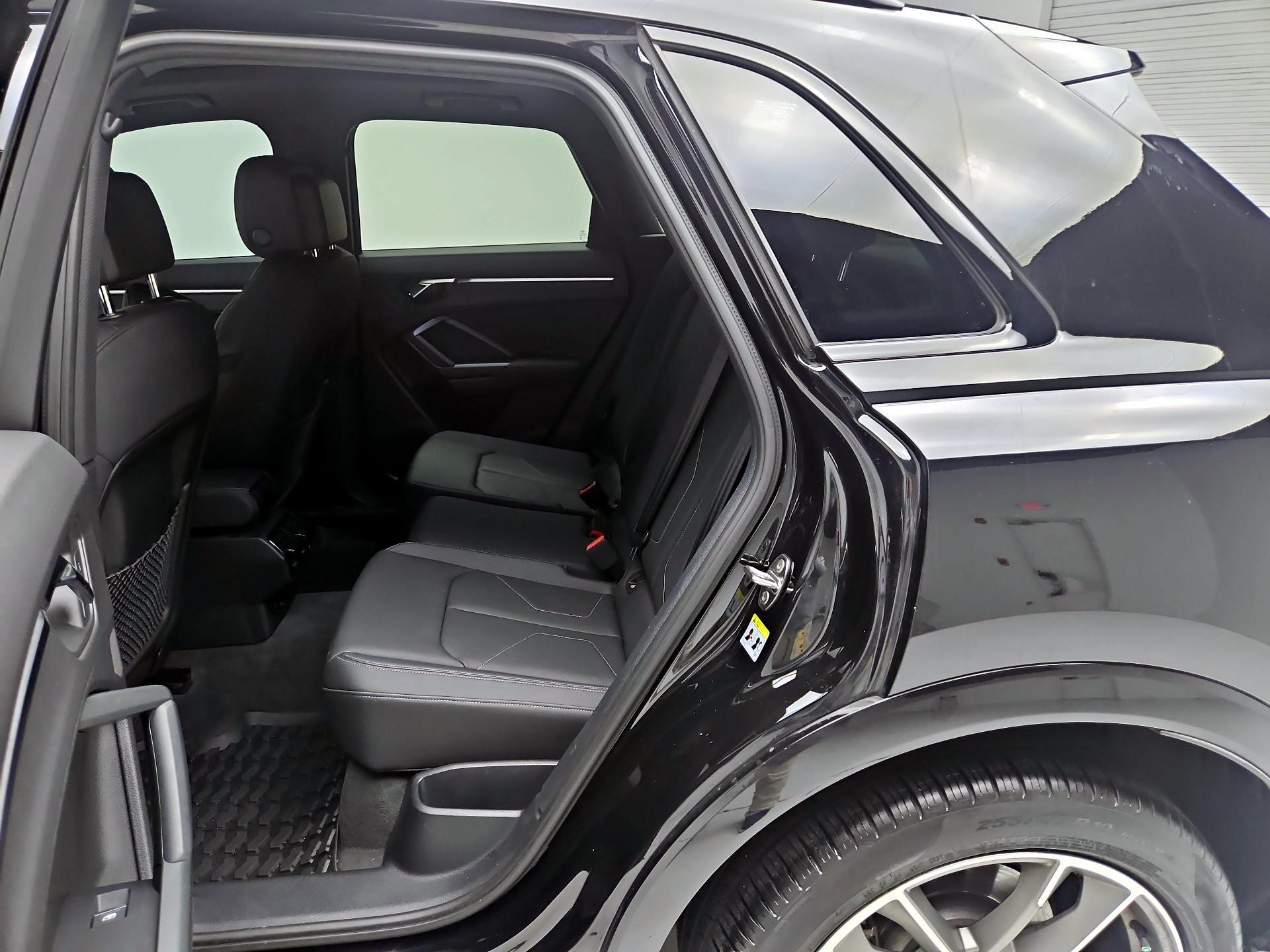 Thumbnail: 2022 Audi Q3 - 18