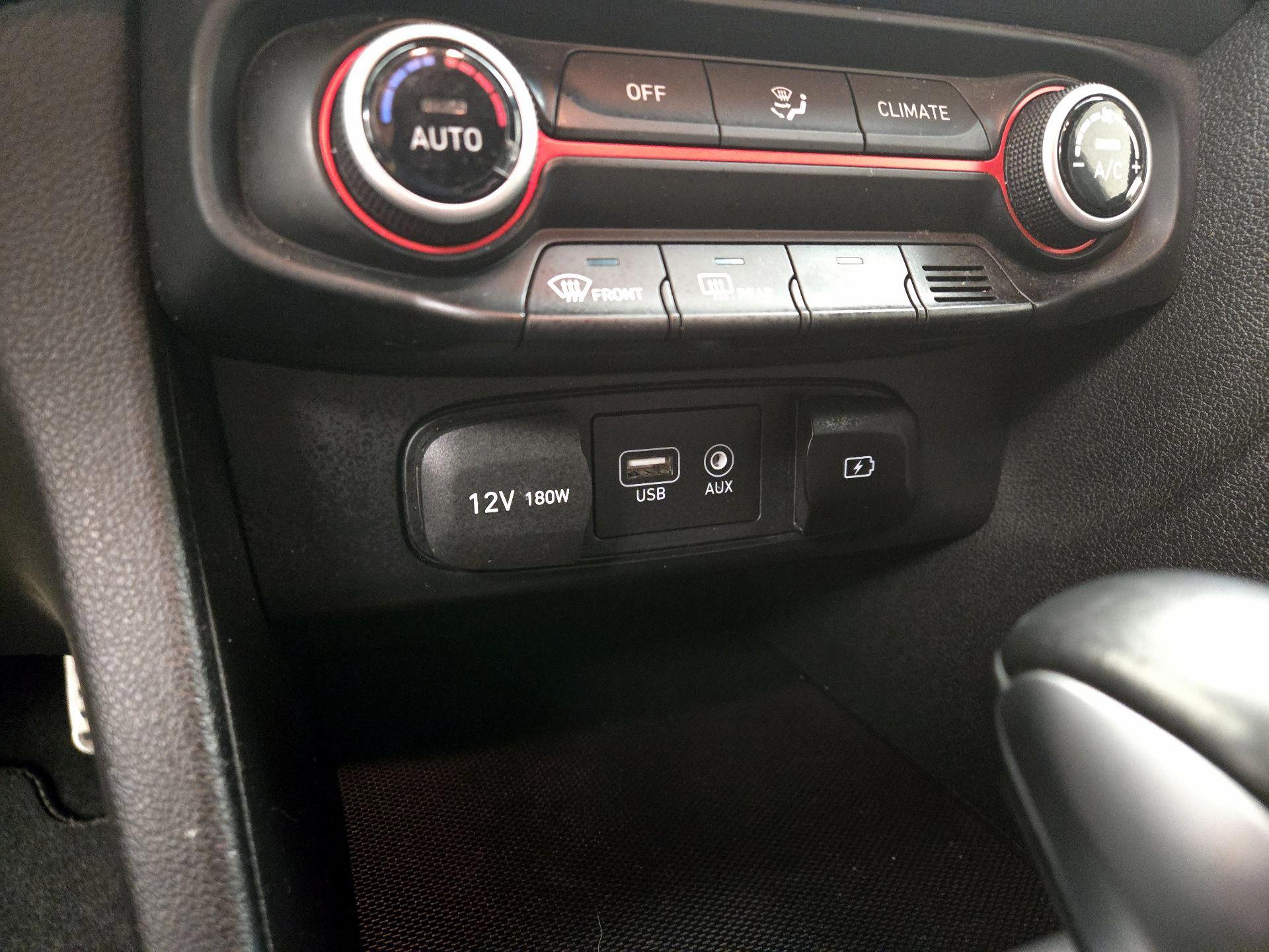 Thumbnail: 2019 Hyundai Veloster - 18