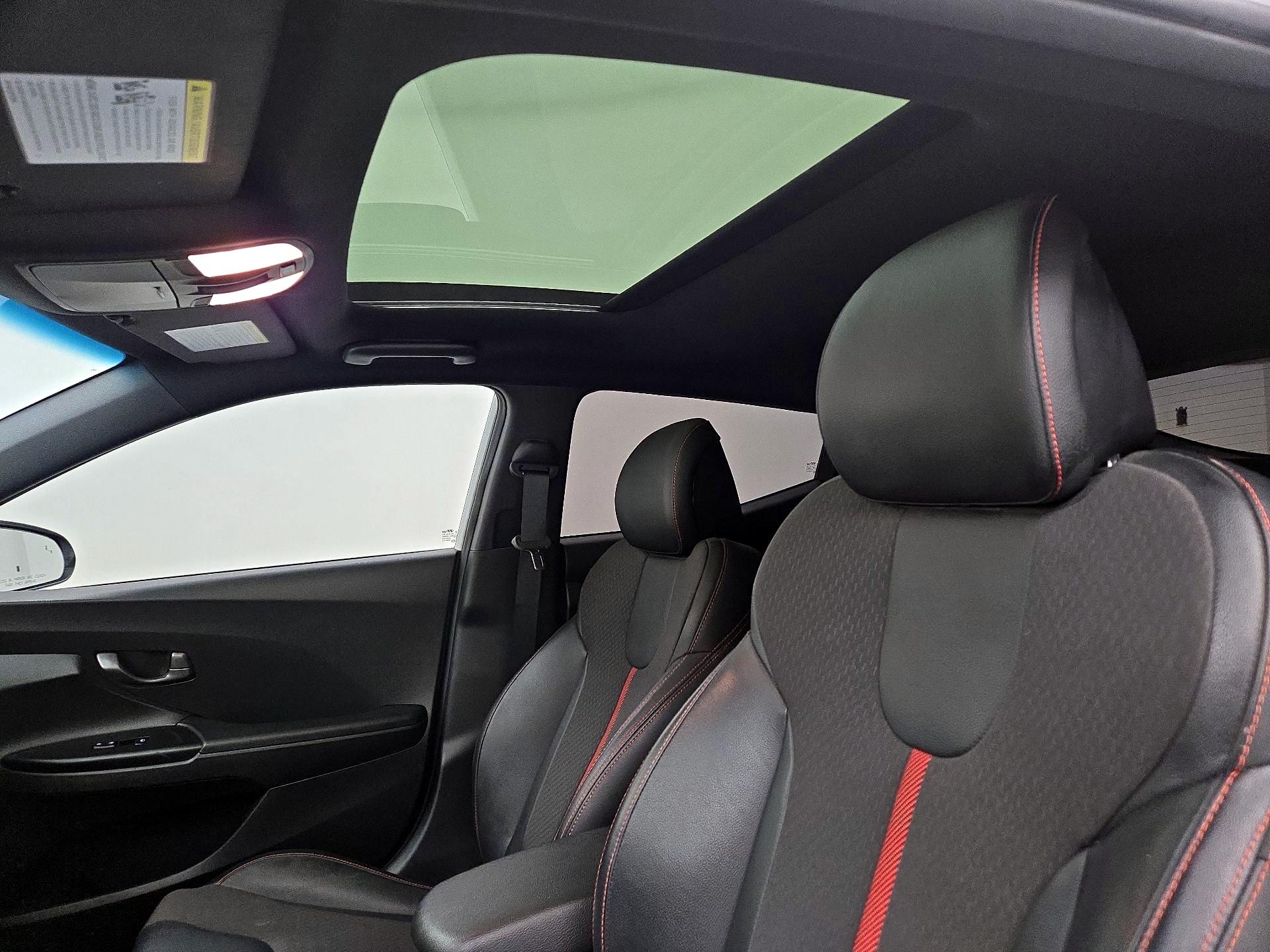 Thumbnail: 2019 Hyundai Veloster - 19