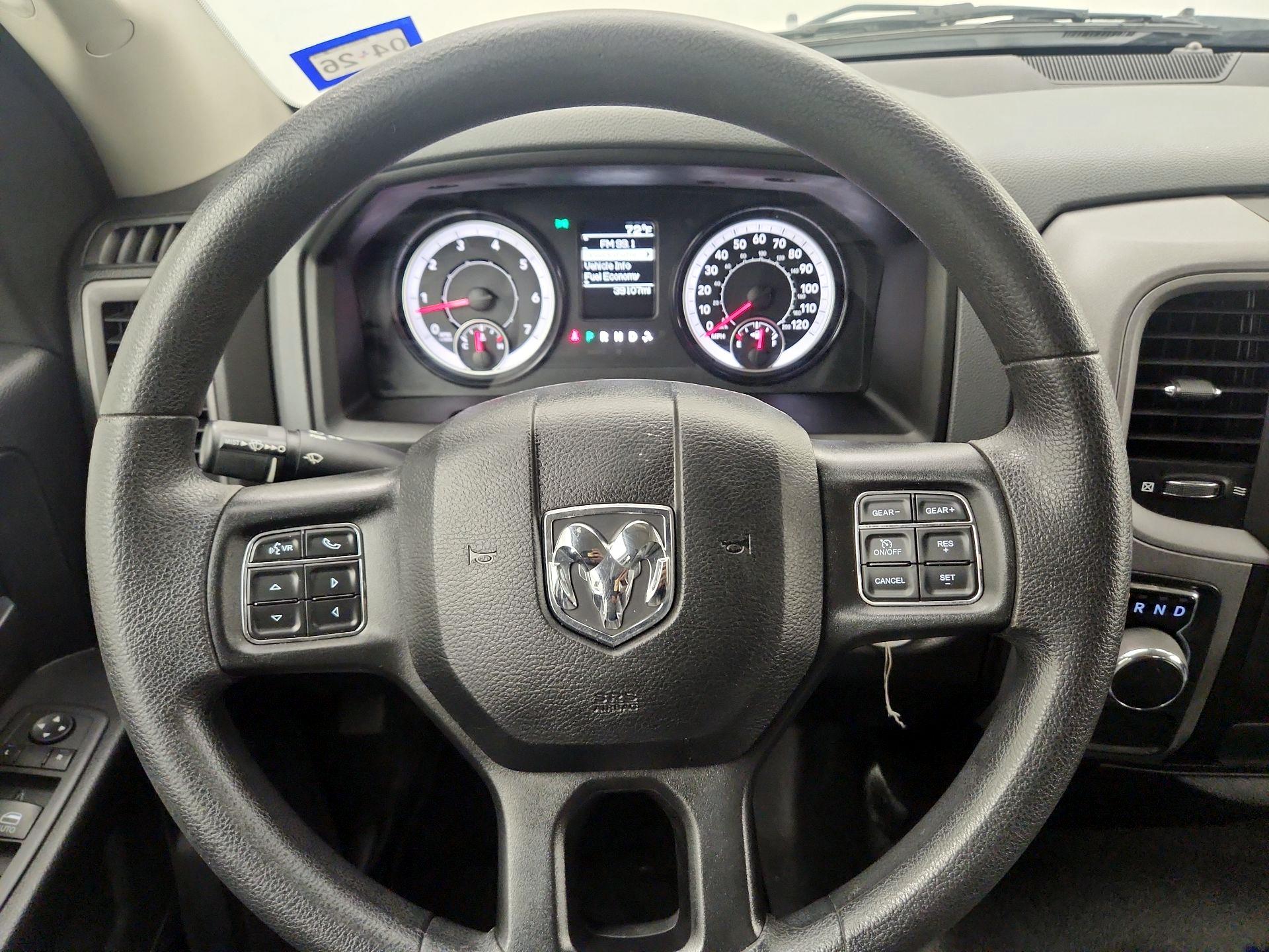 Thumbnail: 2019 RAM 1500 Classic - 10