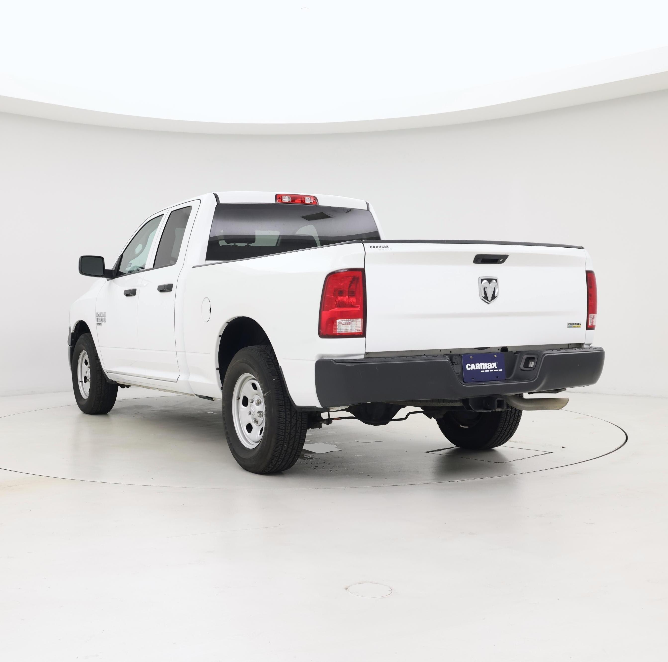 Thumbnail: 2019 RAM 1500 Classic - 2