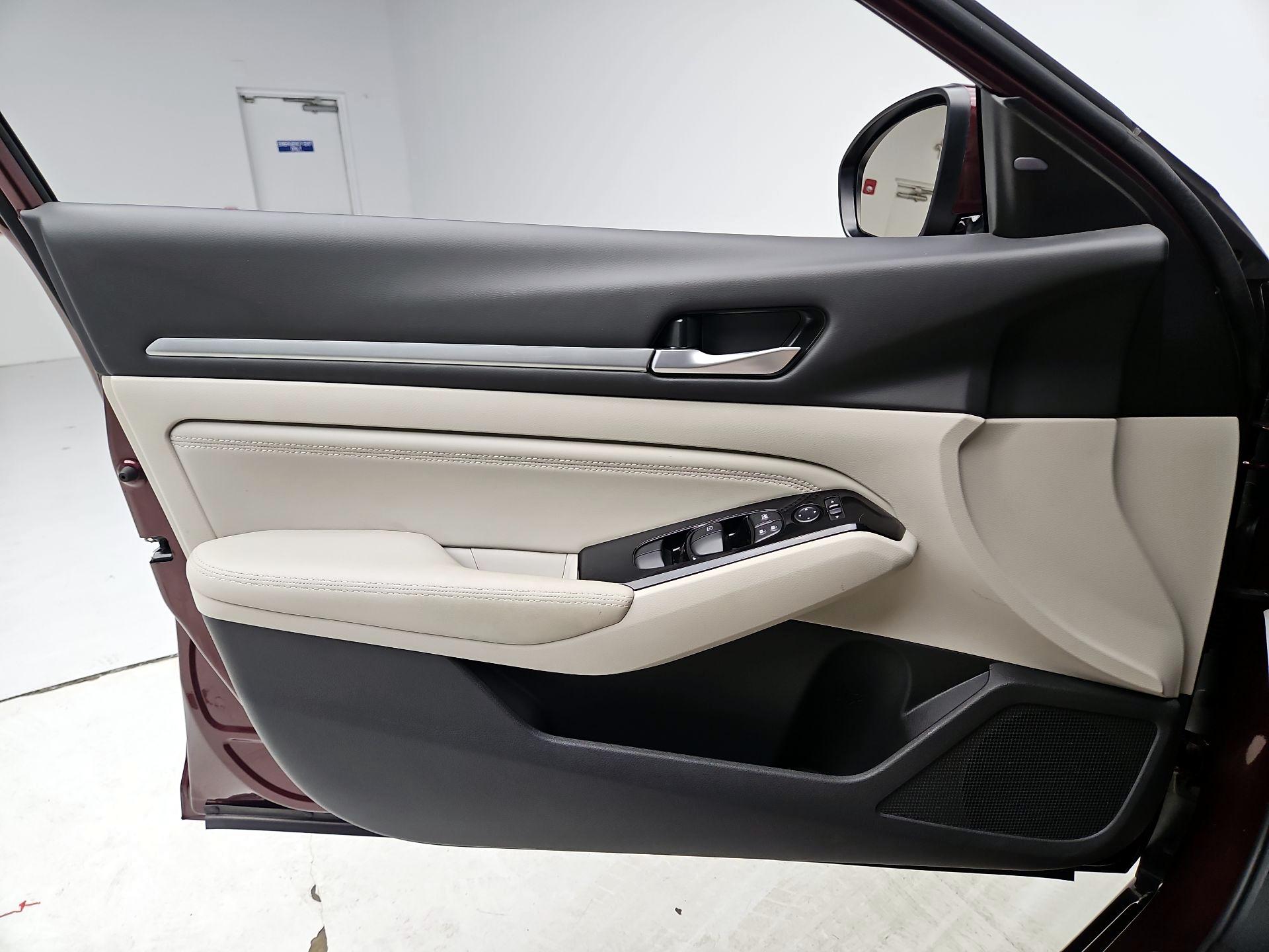 Thumbnail: 2023 Nissan Altima - 10