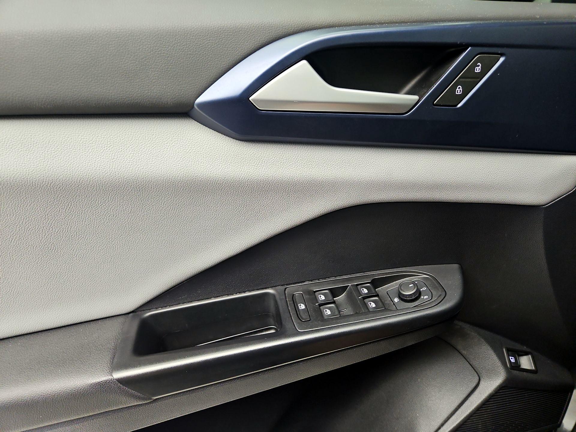 Thumbnail: 2022 Volkswagen Taos - 10