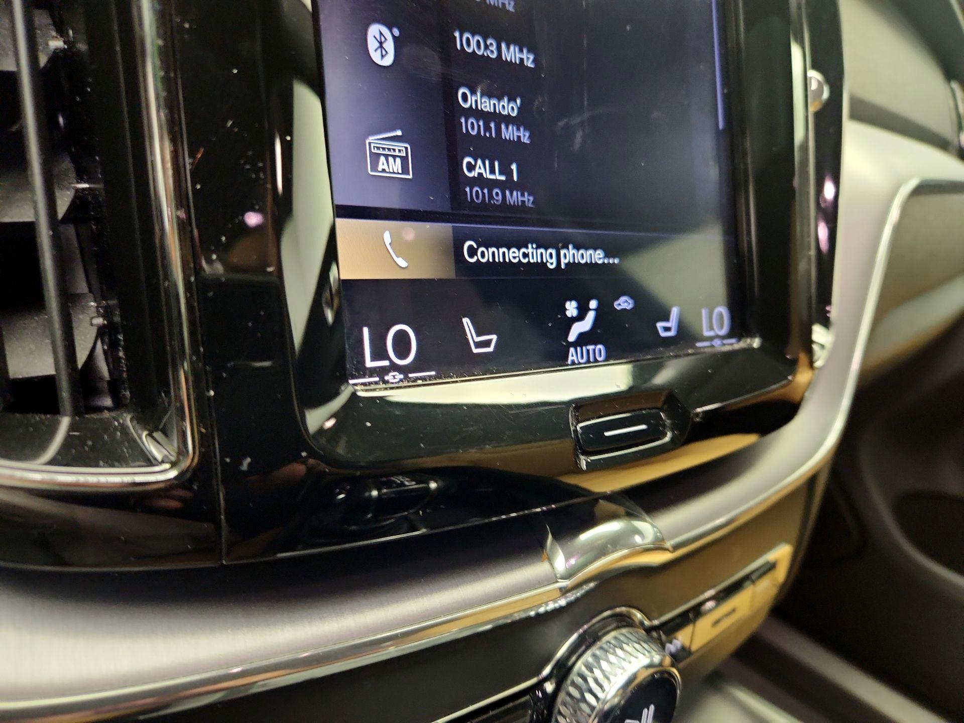 Thumbnail: 2020 Volvo XC60 - 16
