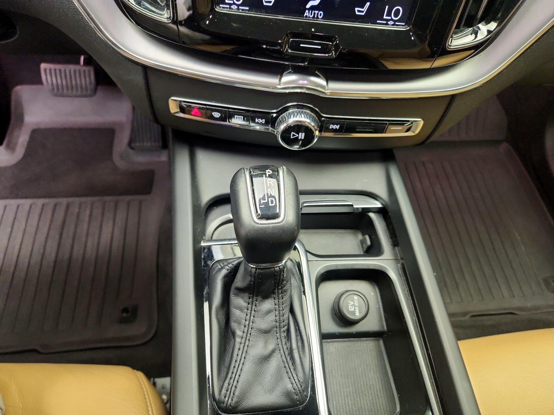 Thumbnail: 2020 Volvo XC60 - 17