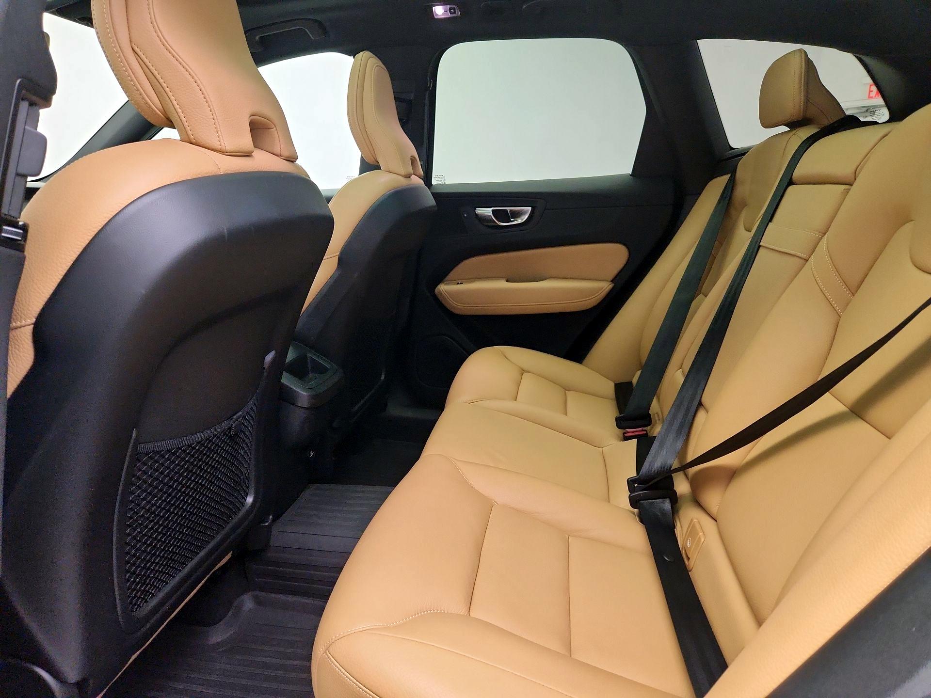 Thumbnail: 2020 Volvo XC60 - 20