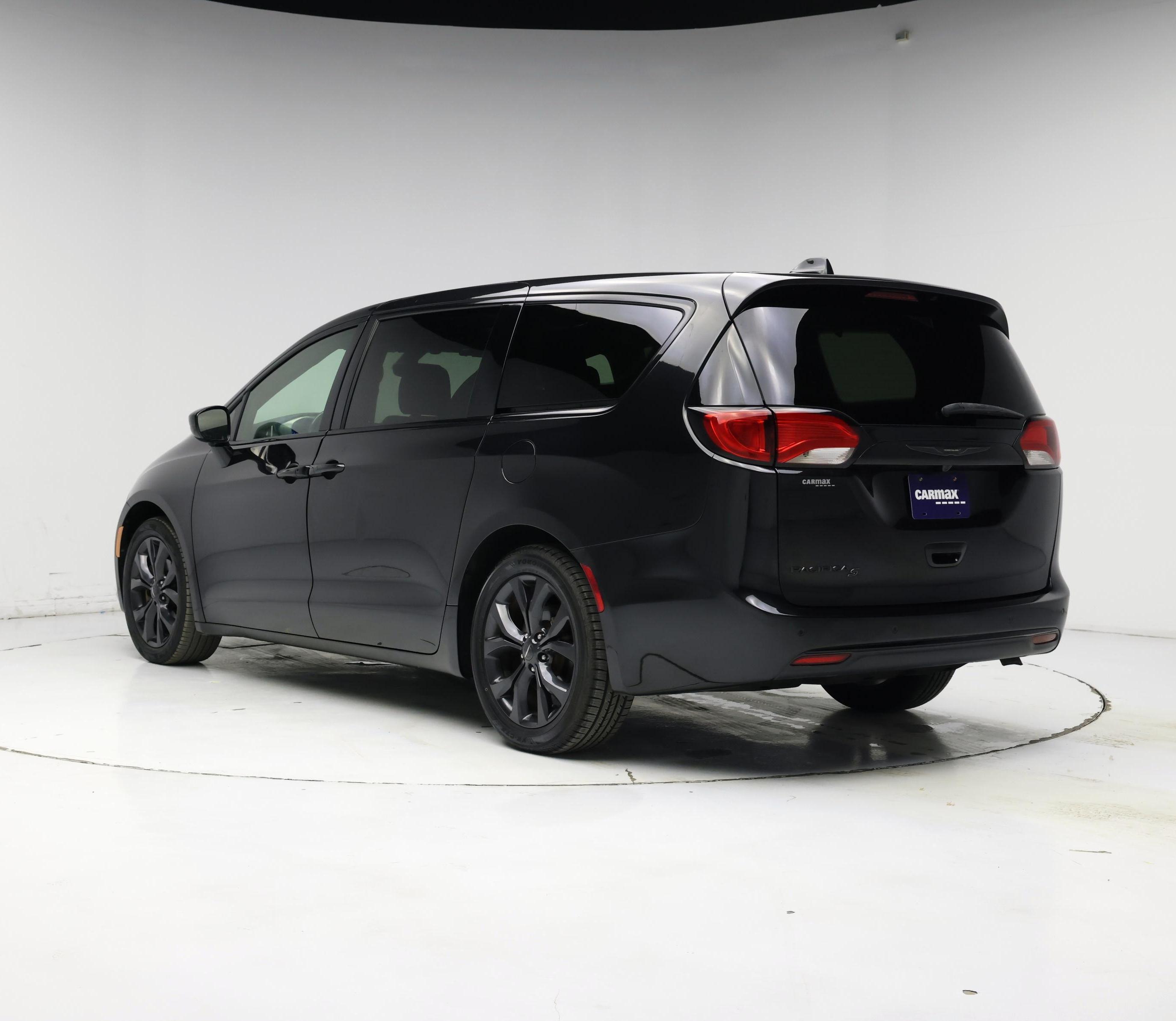 Thumbnail: 2020 Chrysler Pacifica - 2