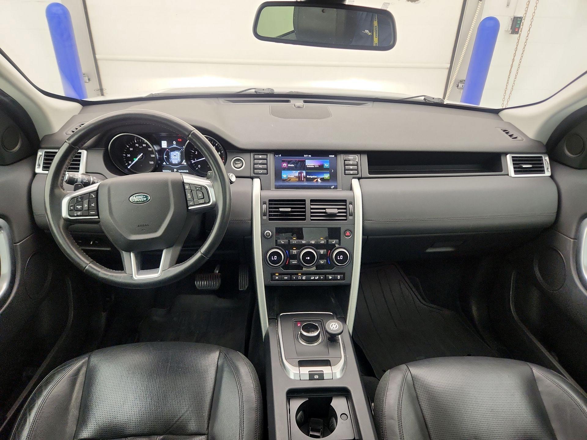 Thumbnail: 2017 Land Rover Discovery Sport - 9