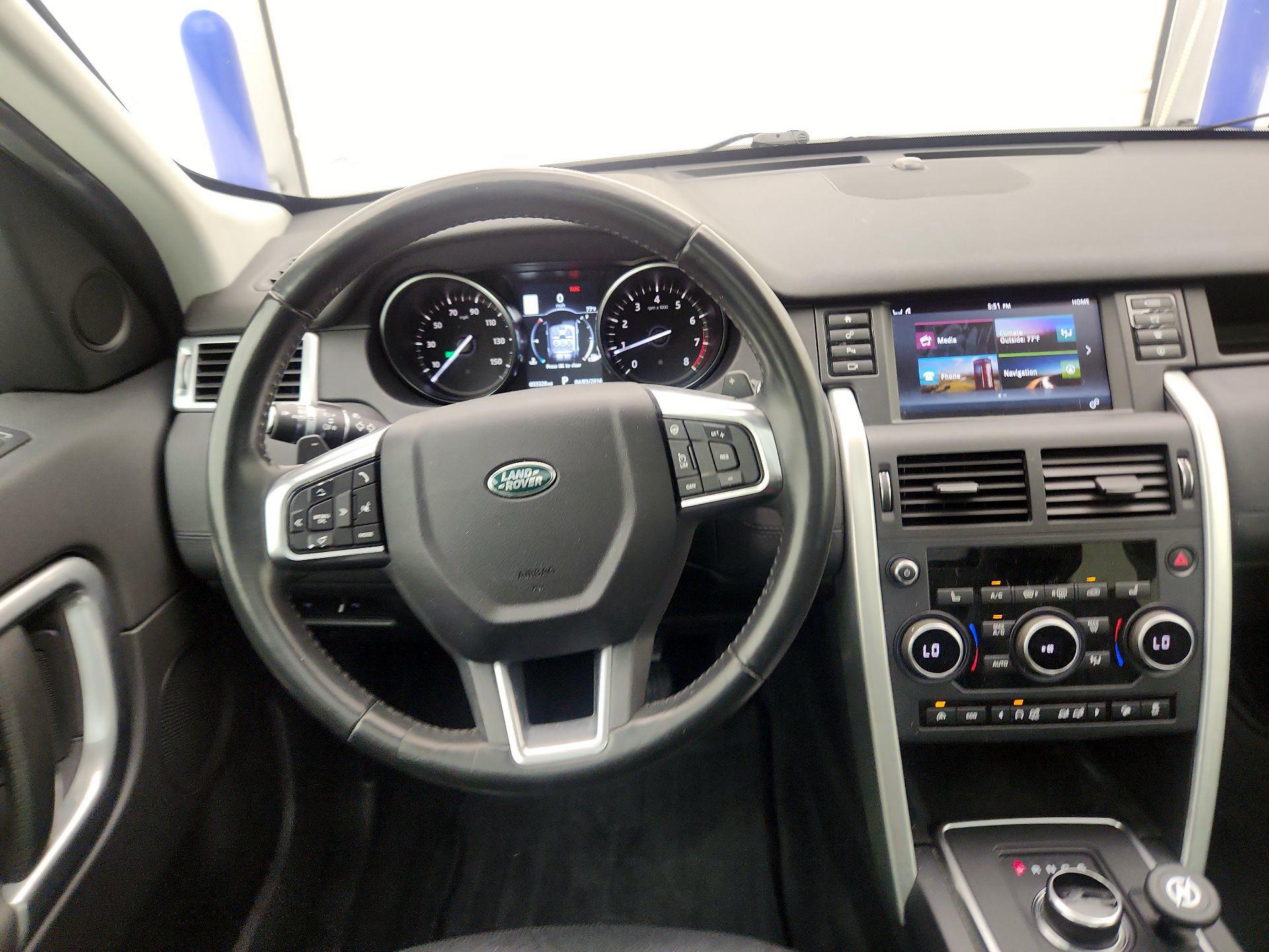 Thumbnail: 2017 Land Rover Discovery Sport - 10