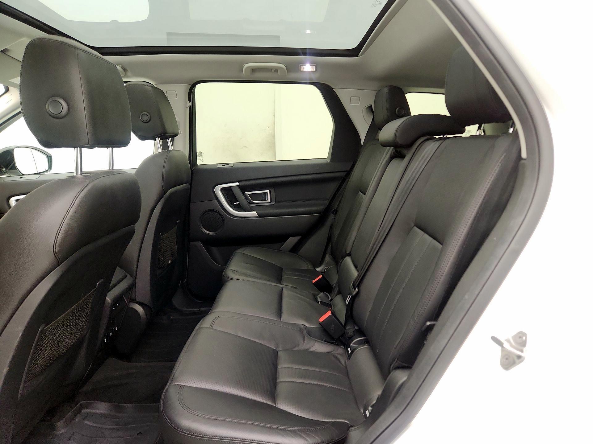 Thumbnail: 2017 Land Rover Discovery Sport - 20