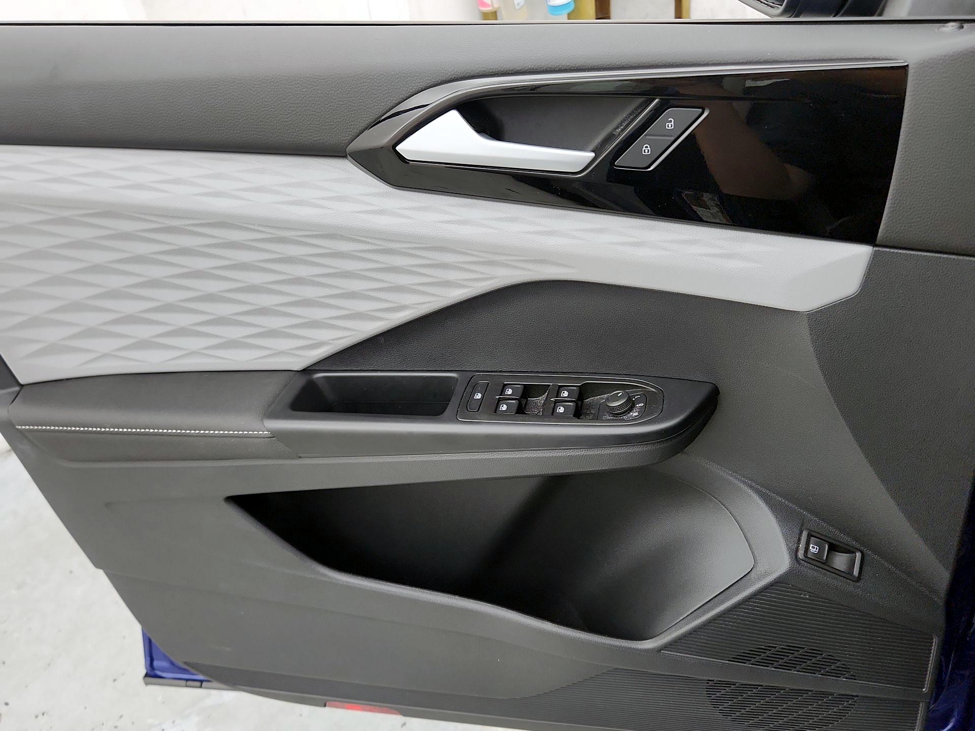 Thumbnail: 2024 Volkswagen Taos - 12
