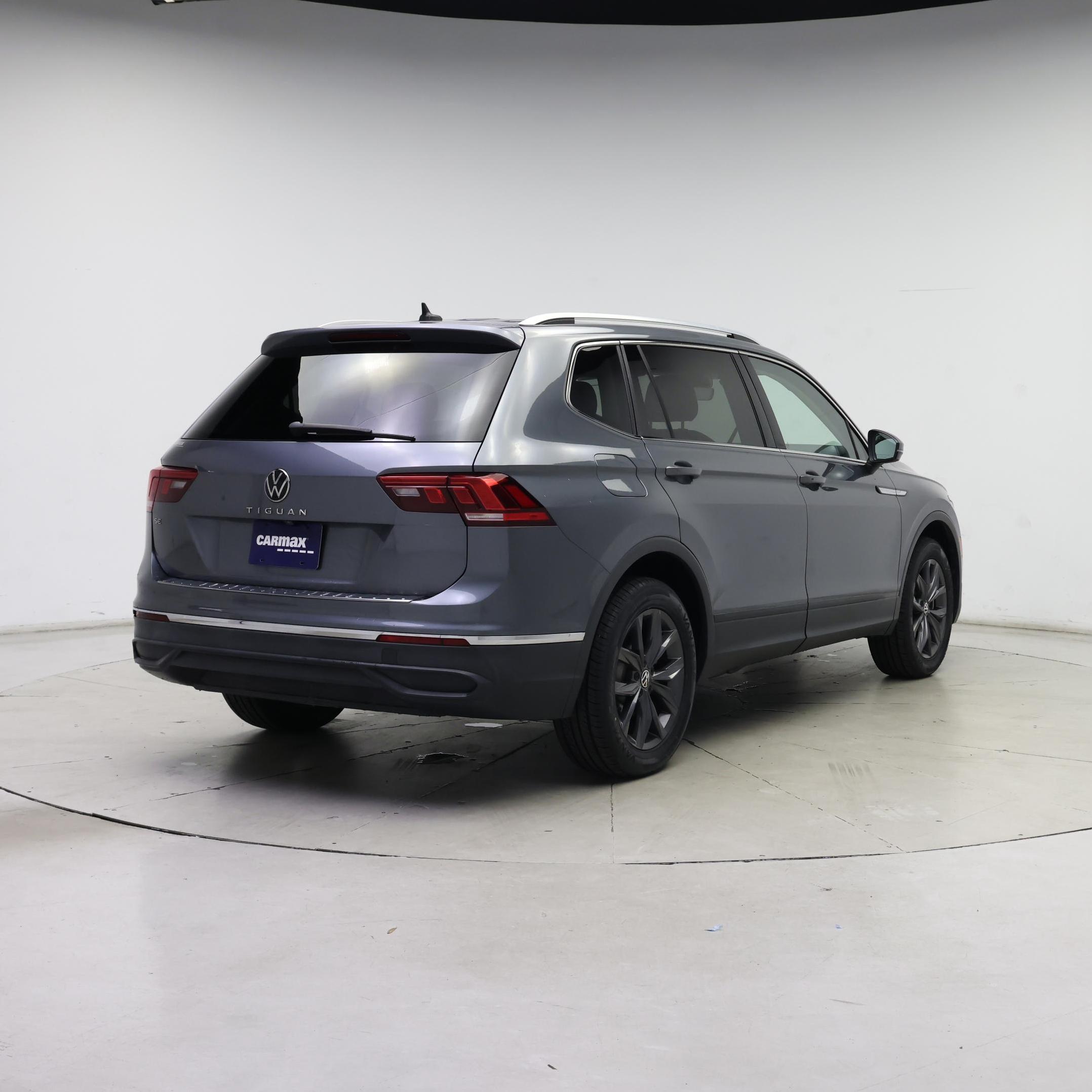 Thumbnail: 2022 Volkswagen Tiguan - 8