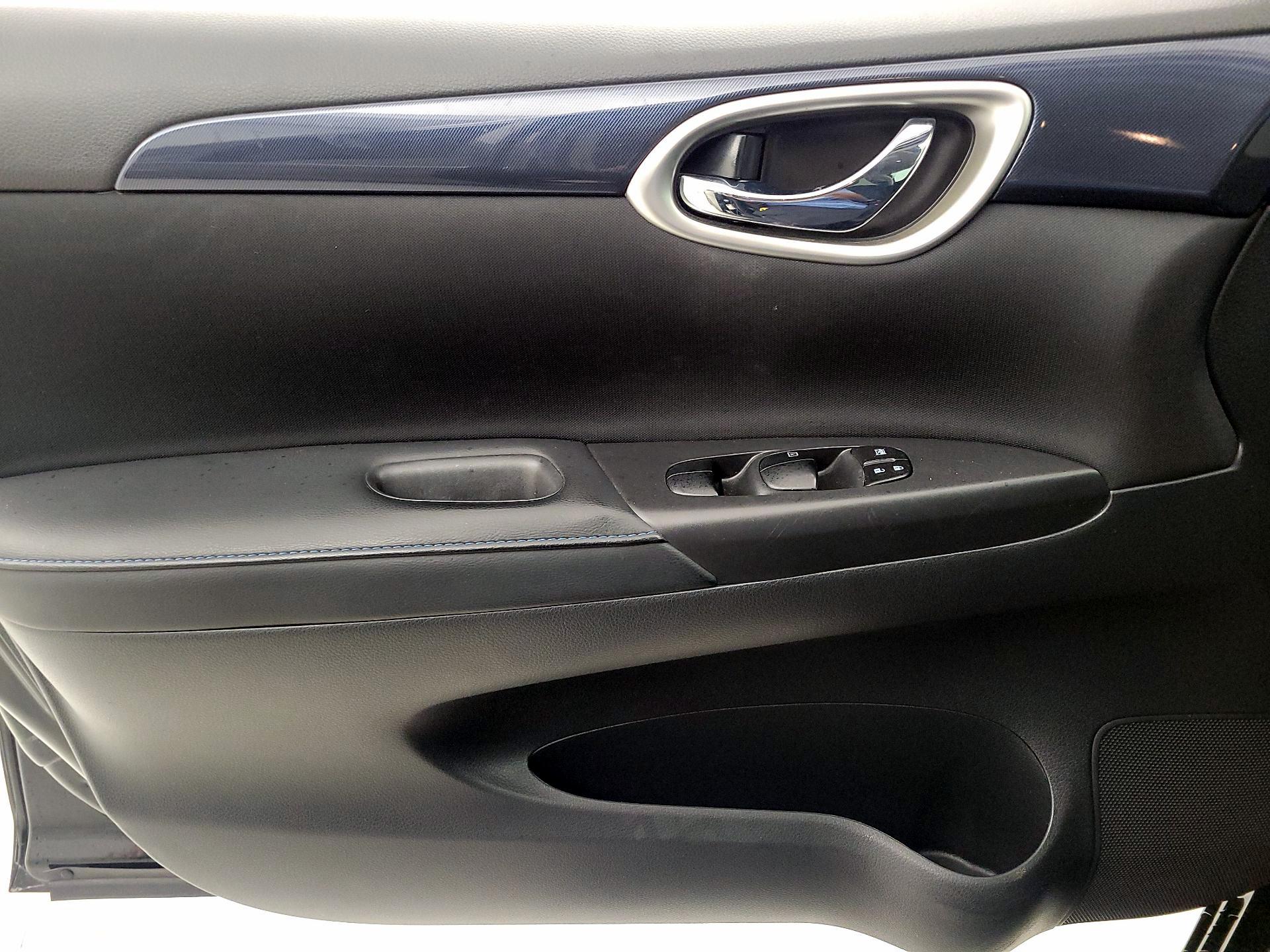 Thumbnail: 2018 Nissan Sentra - 12
