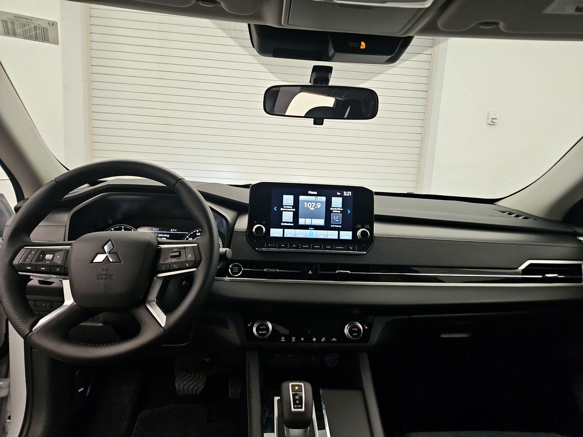 Thumbnail: 2024 Mitsubishi Outlander - 9