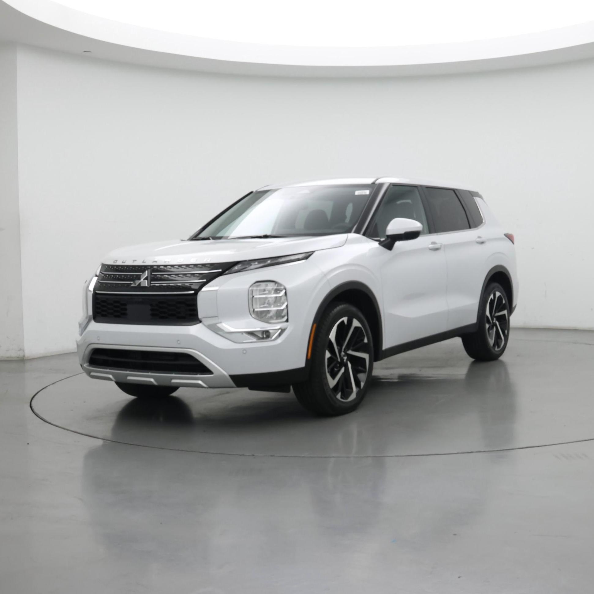 Thumbnail: 2024 Mitsubishi Outlander - 4