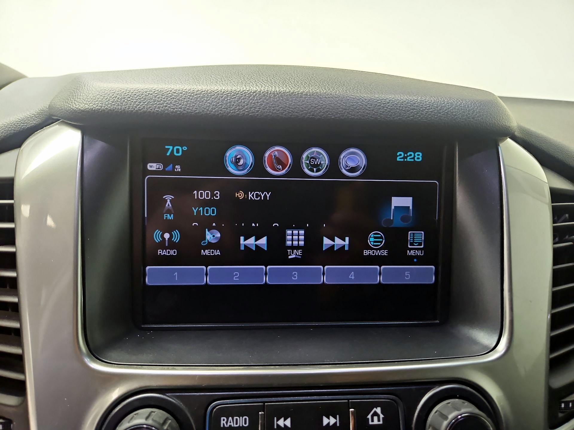 Thumbnail: 2017 Chevrolet Suburban - 13