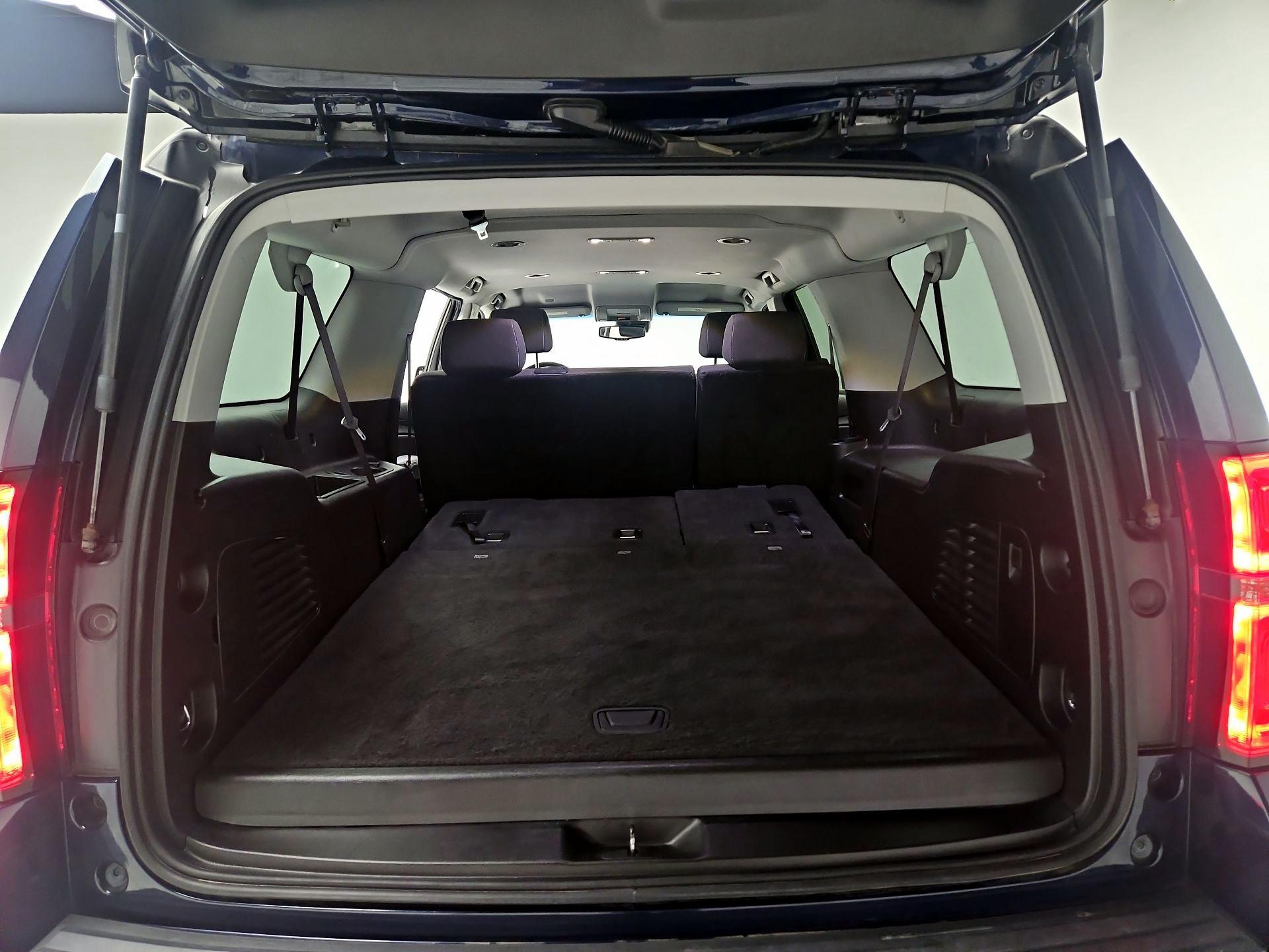 Thumbnail: 2017 Chevrolet Suburban - 20