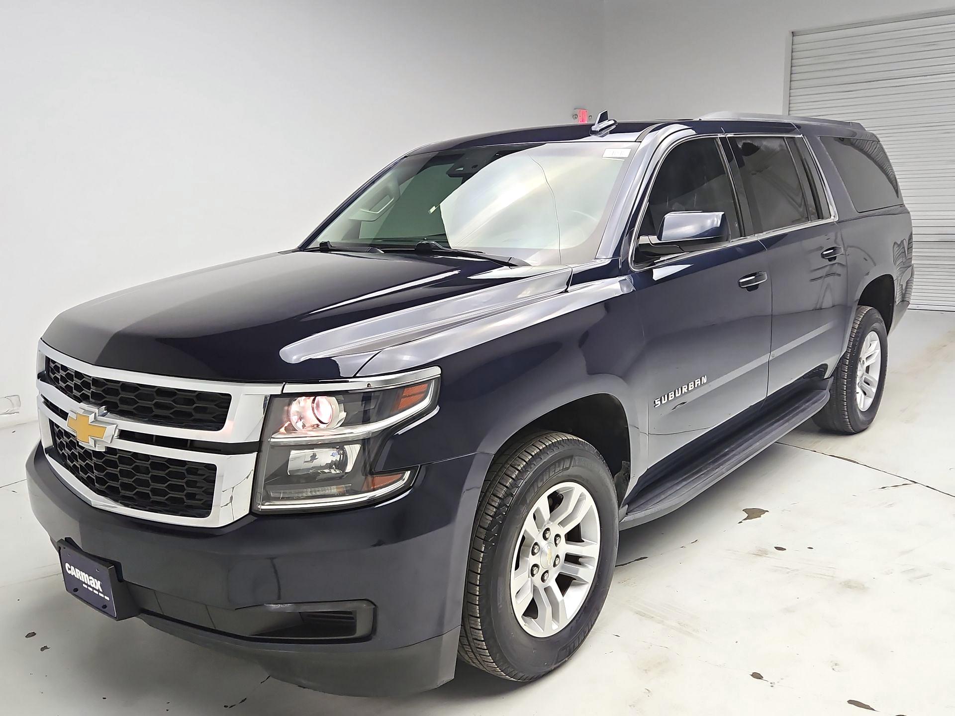 Thumbnail: 2017 Chevrolet Suburban - 3