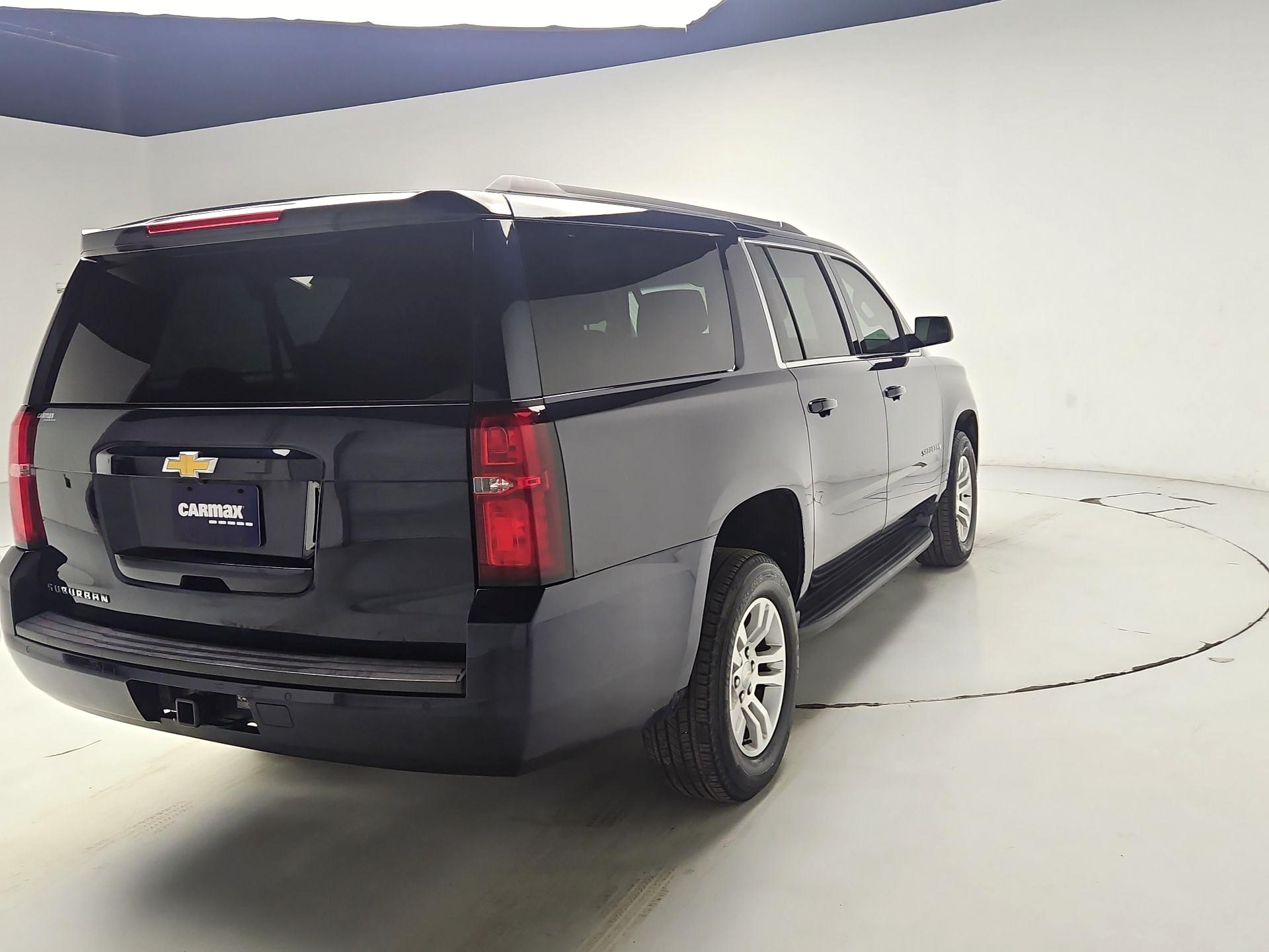 Thumbnail: 2017 Chevrolet Suburban - 5