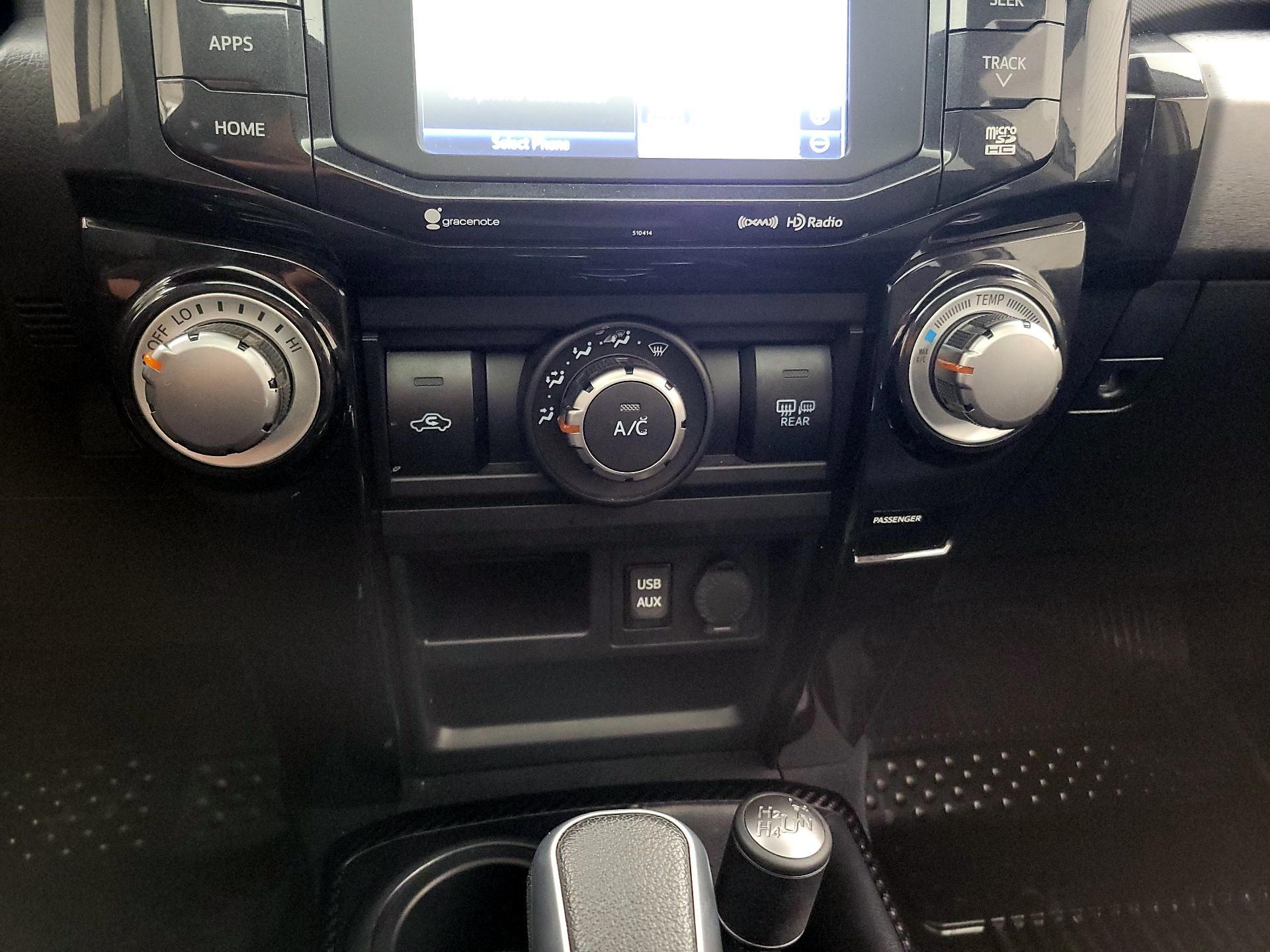 Thumbnail: 2019 Toyota 4Runner - 17