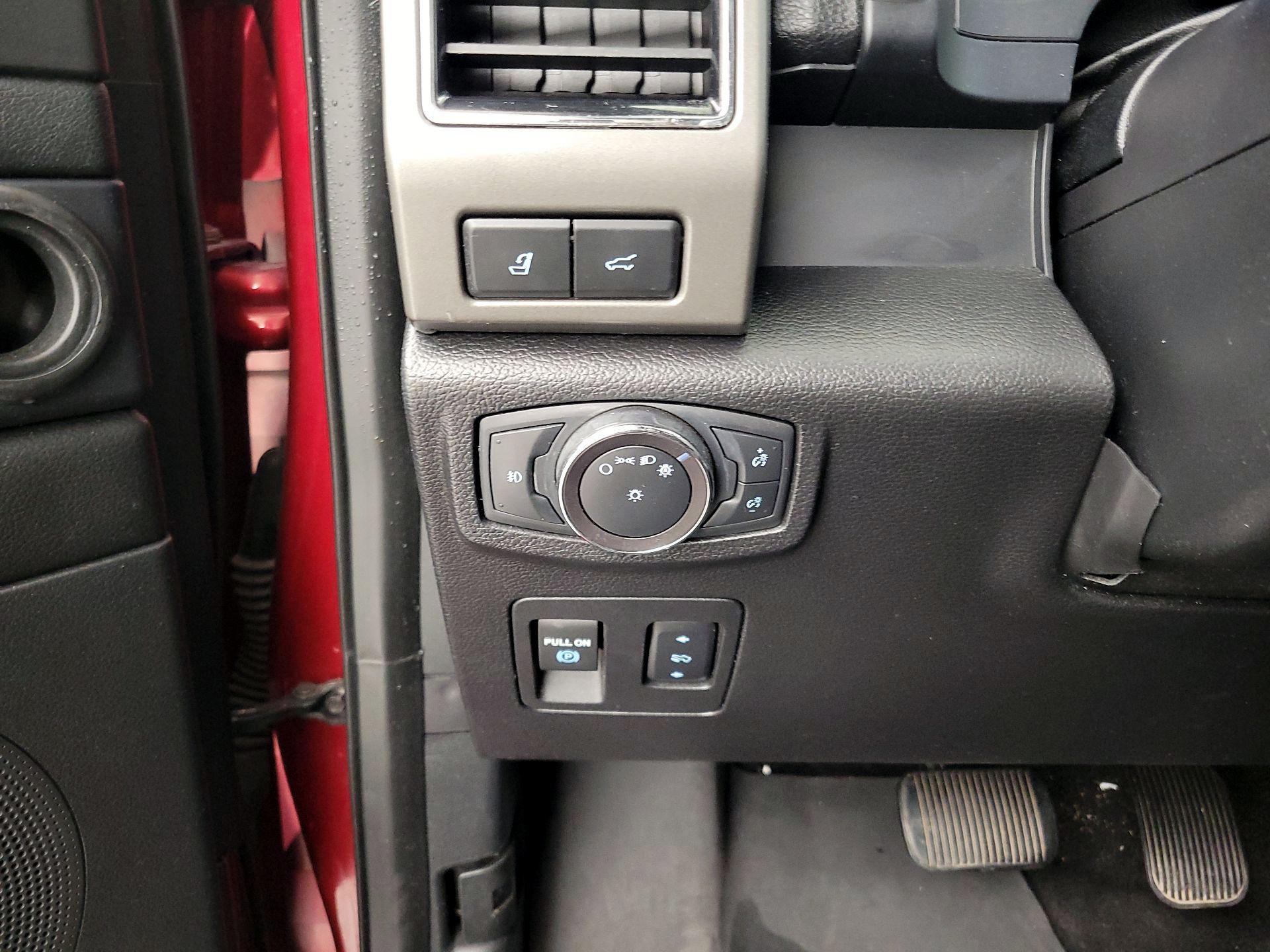 Thumbnail: 2019 Ford Expedition - 13