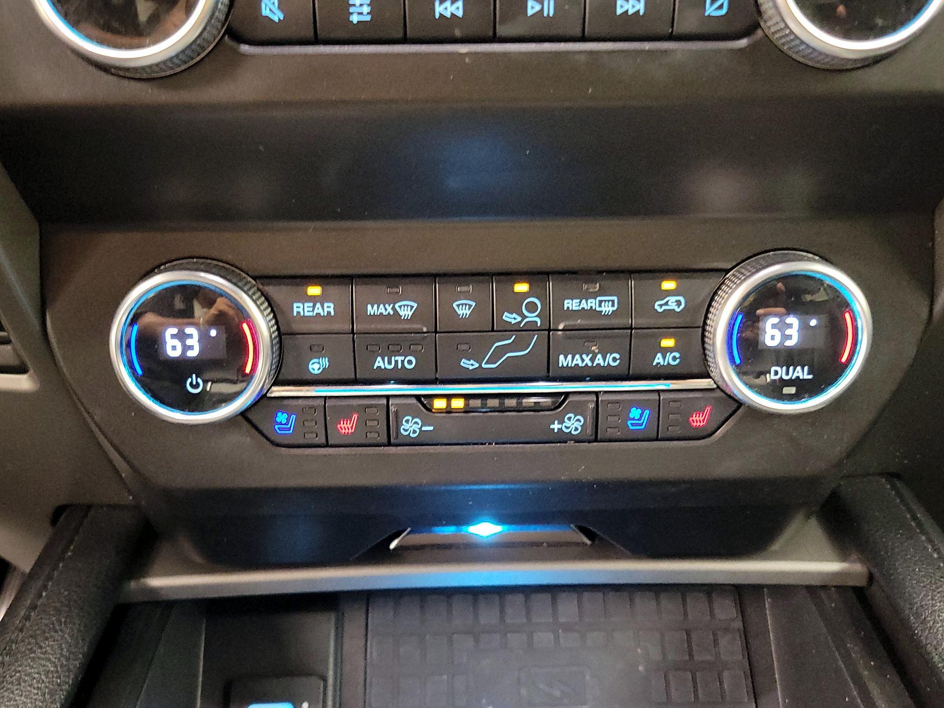 Thumbnail: 2019 Ford Expedition - 17