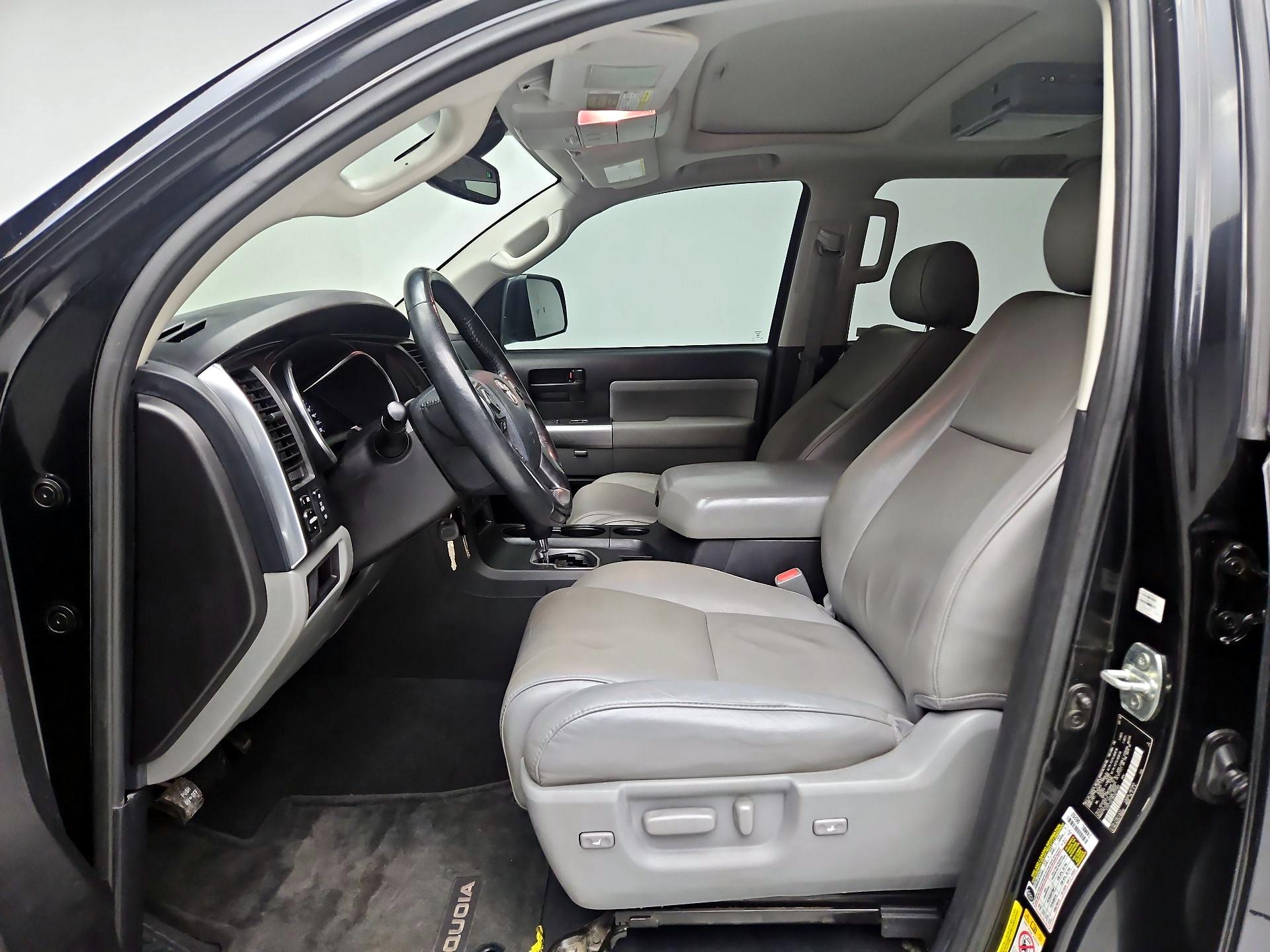 Thumbnail: 2019 Toyota Sequoia - 9
