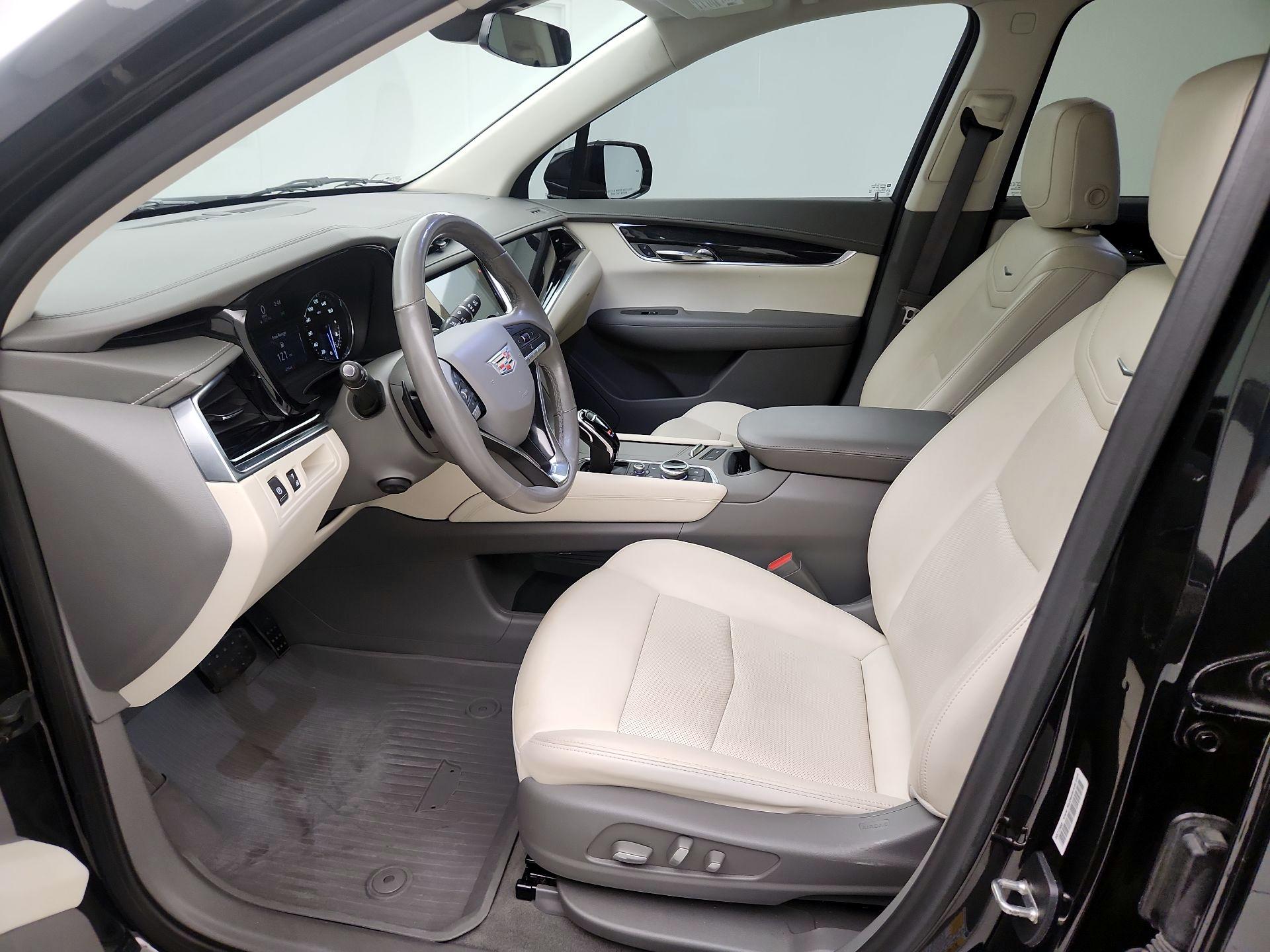 Thumbnail: 2021 Cadillac XT6 - 11