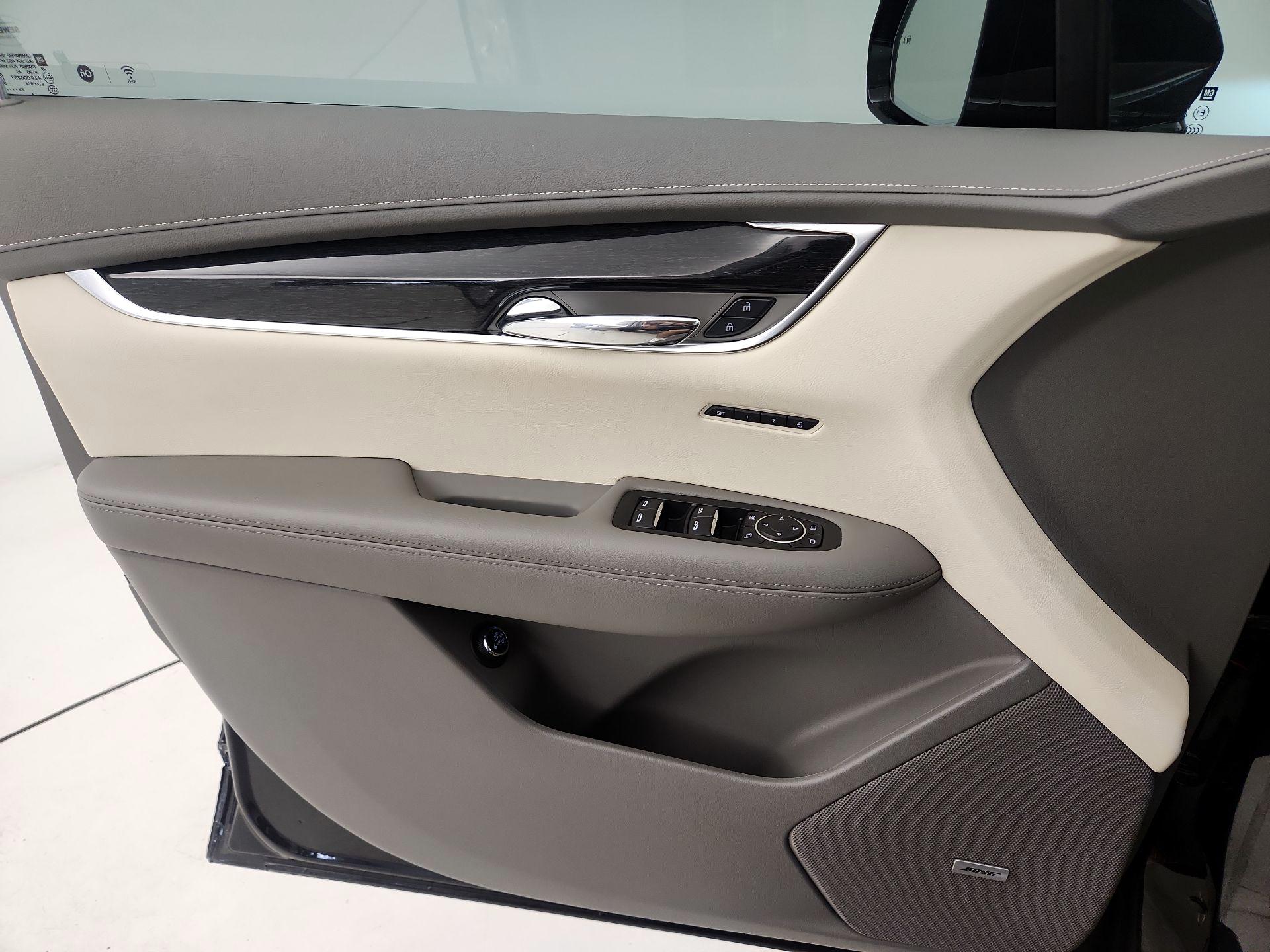 Thumbnail: 2021 Cadillac XT6 - 12