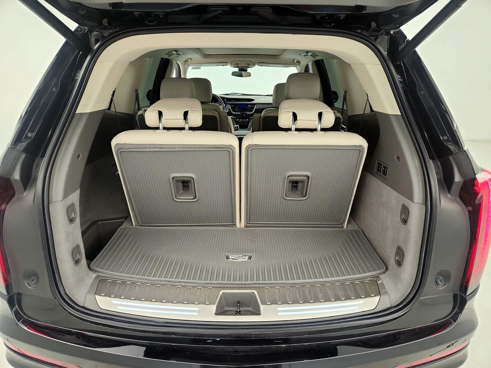 Thumbnail: 2021 Cadillac XT6 - 16
