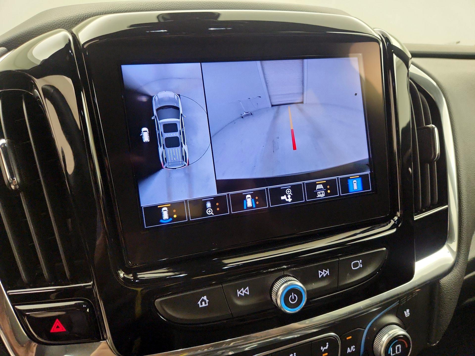 Thumbnail: 2023 Chevrolet Traverse - 15