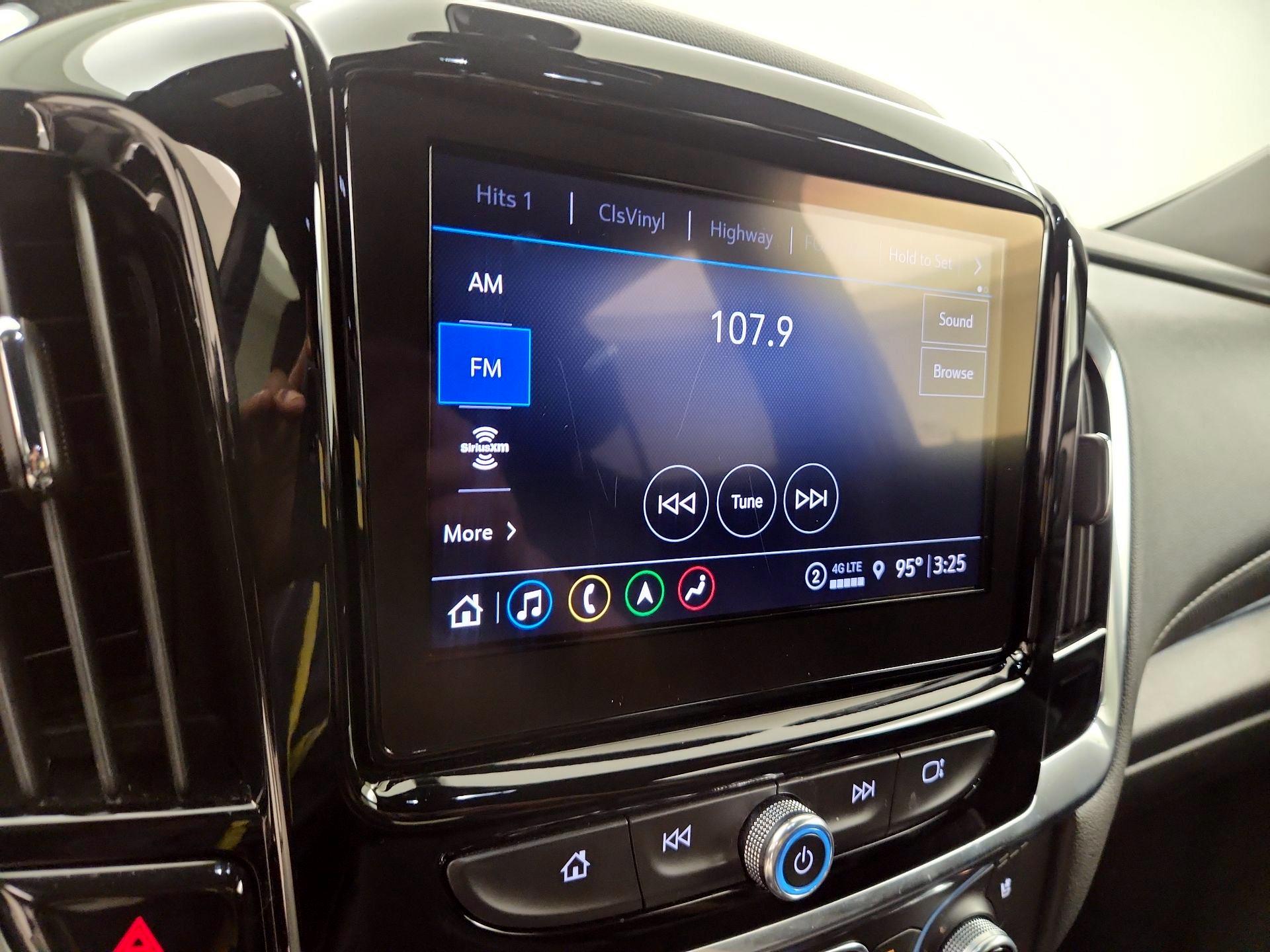 Thumbnail: 2023 Chevrolet Traverse - 16