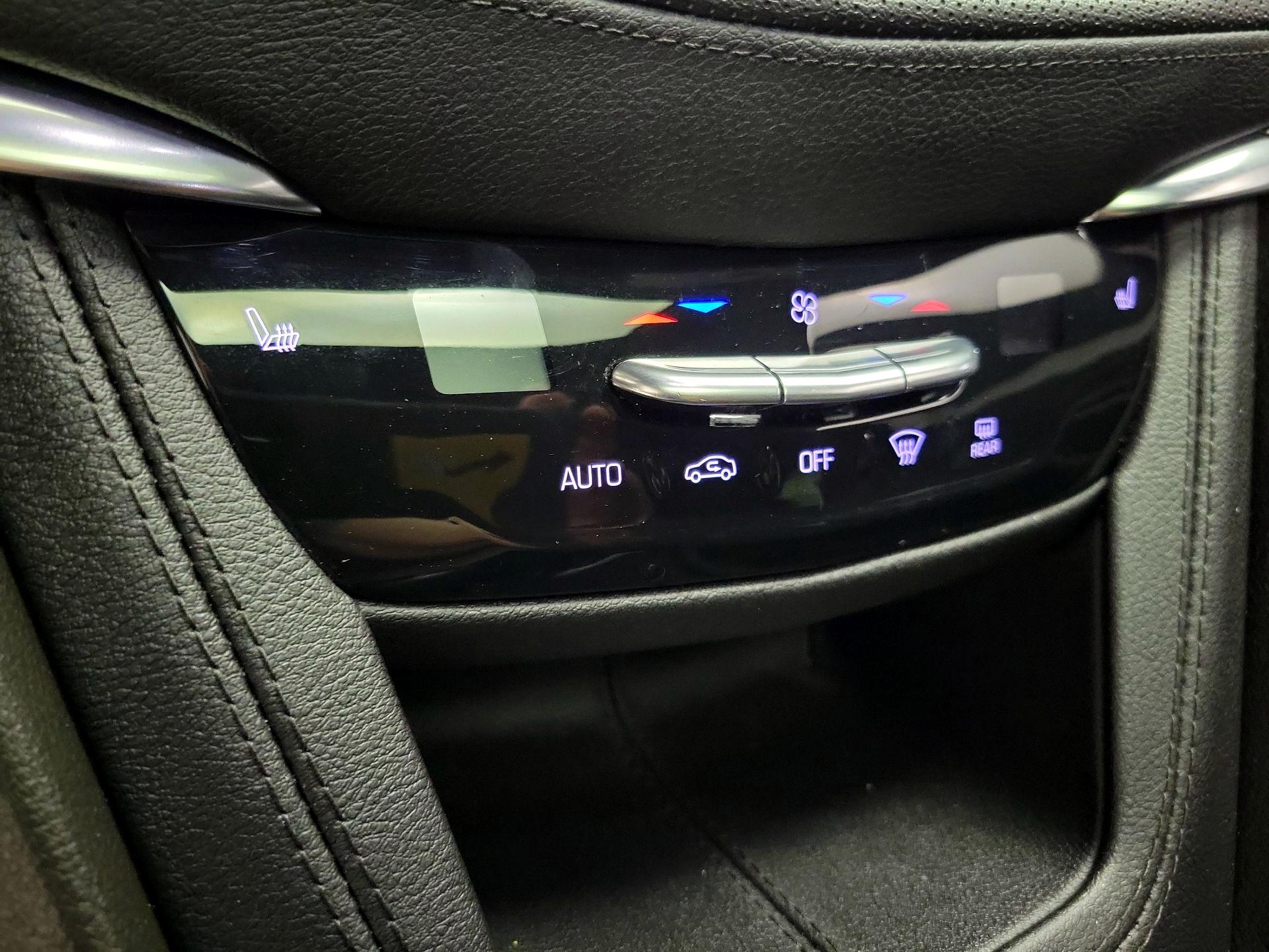Thumbnail: 2023 Cadillac XT5 - 17