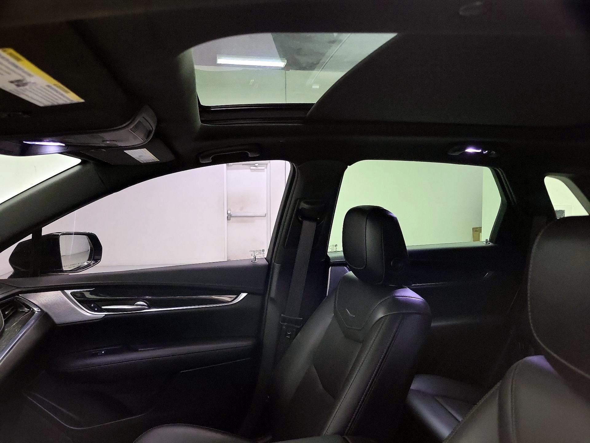 Thumbnail: 2023 Cadillac XT5 - 20
