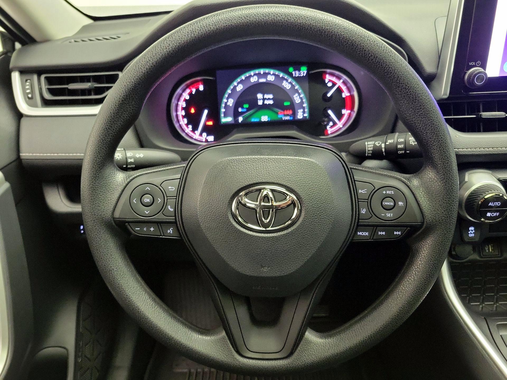 Thumbnail: 2023 Toyota RAV4 - 10