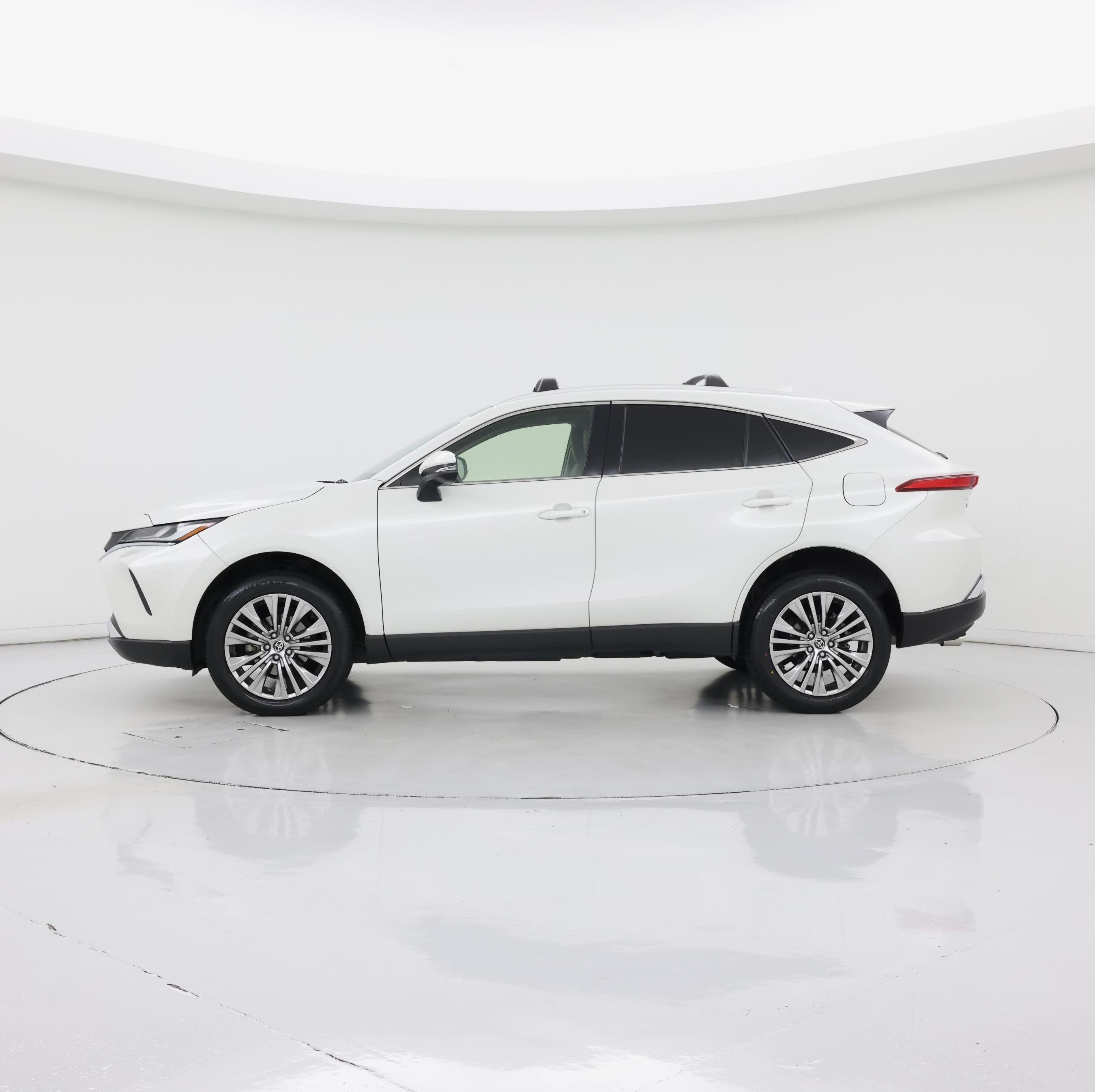 Thumbnail: 2022 Toyota Venza - 3