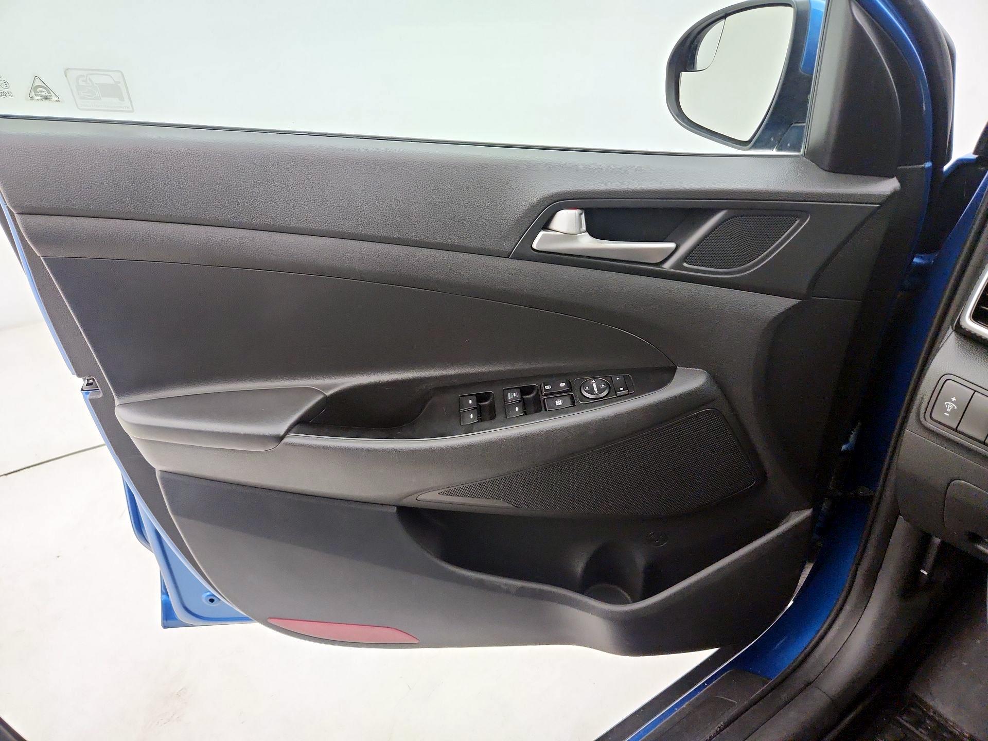 Thumbnail: 2019 Hyundai Tucson - 12