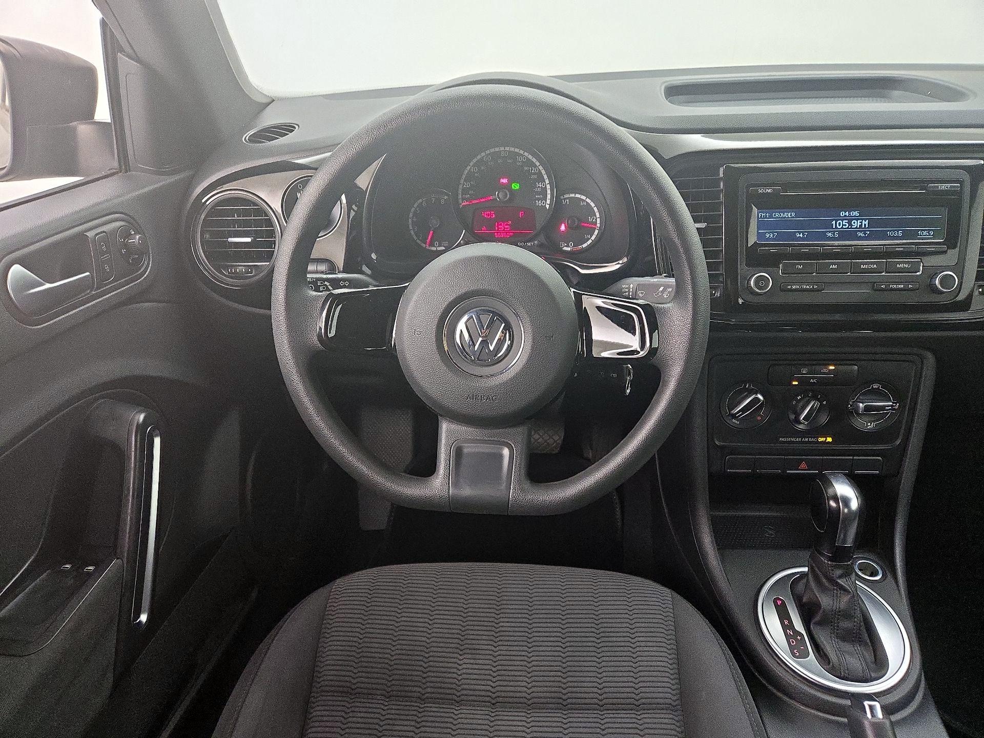 Thumbnail: 2014 Volkswagen Beetle - 10
