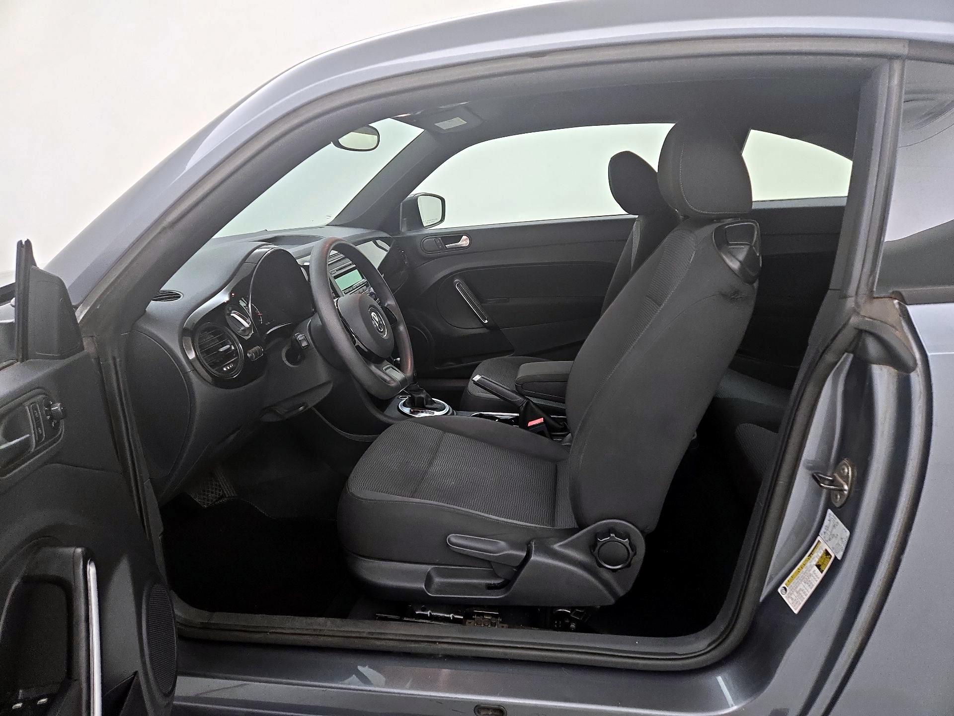 Thumbnail: 2014 Volkswagen Beetle - 11