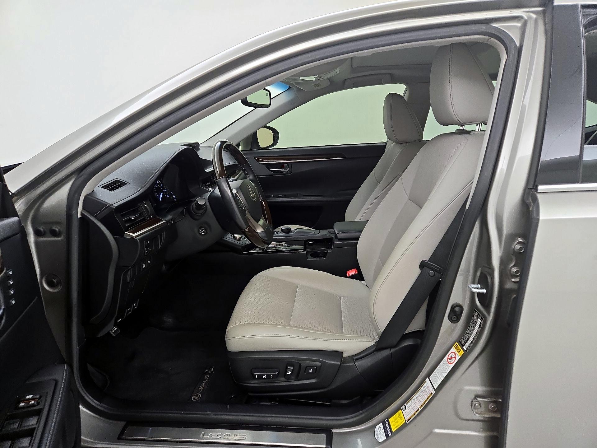 Thumbnail: 2015 Lexus ES - 11