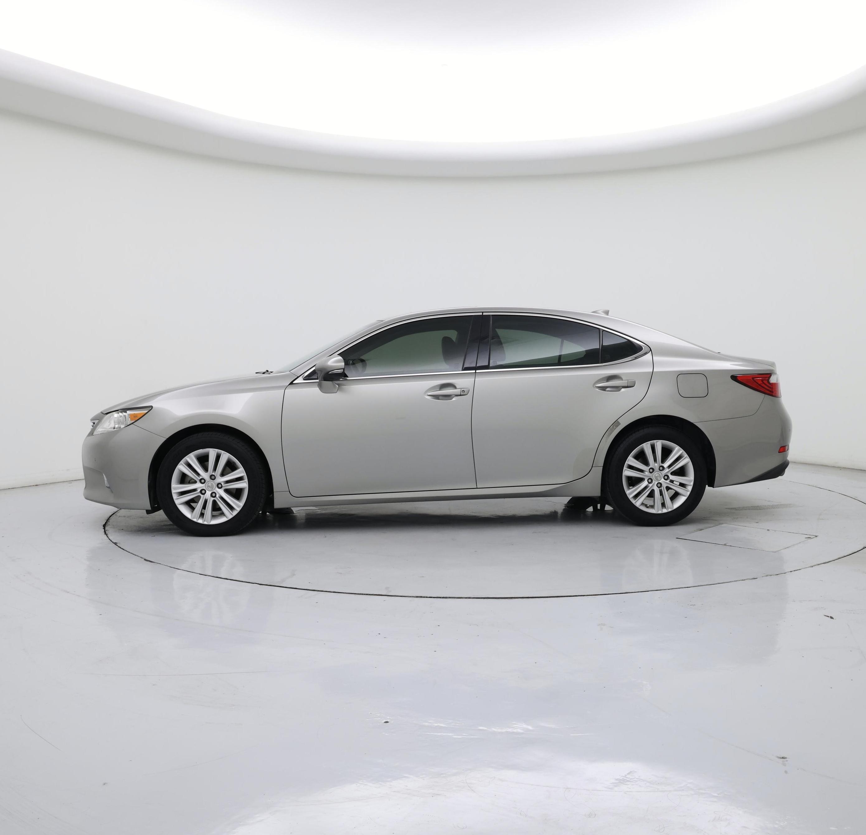Thumbnail: 2015 Lexus ES - 3