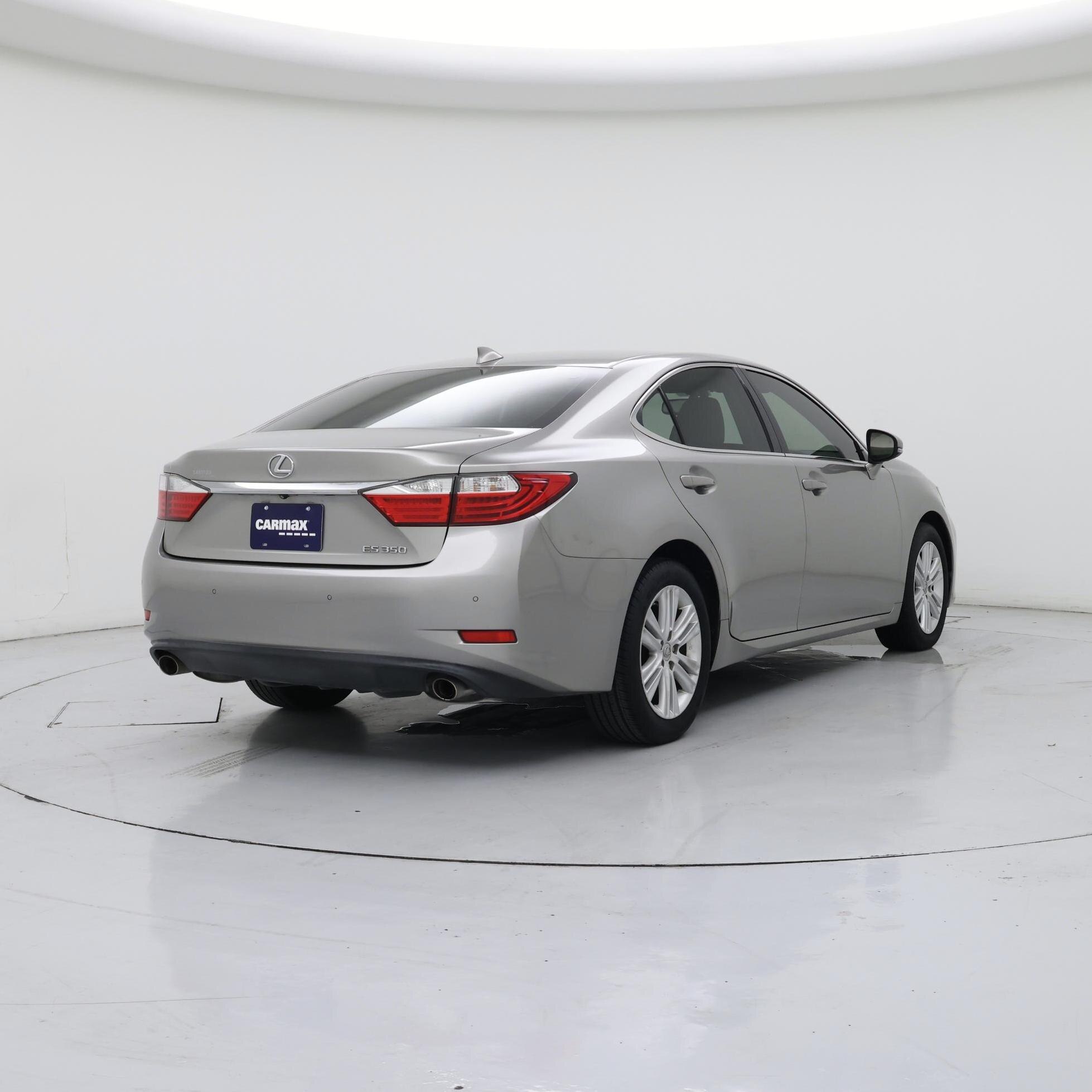 Thumbnail: 2015 Lexus ES - 8