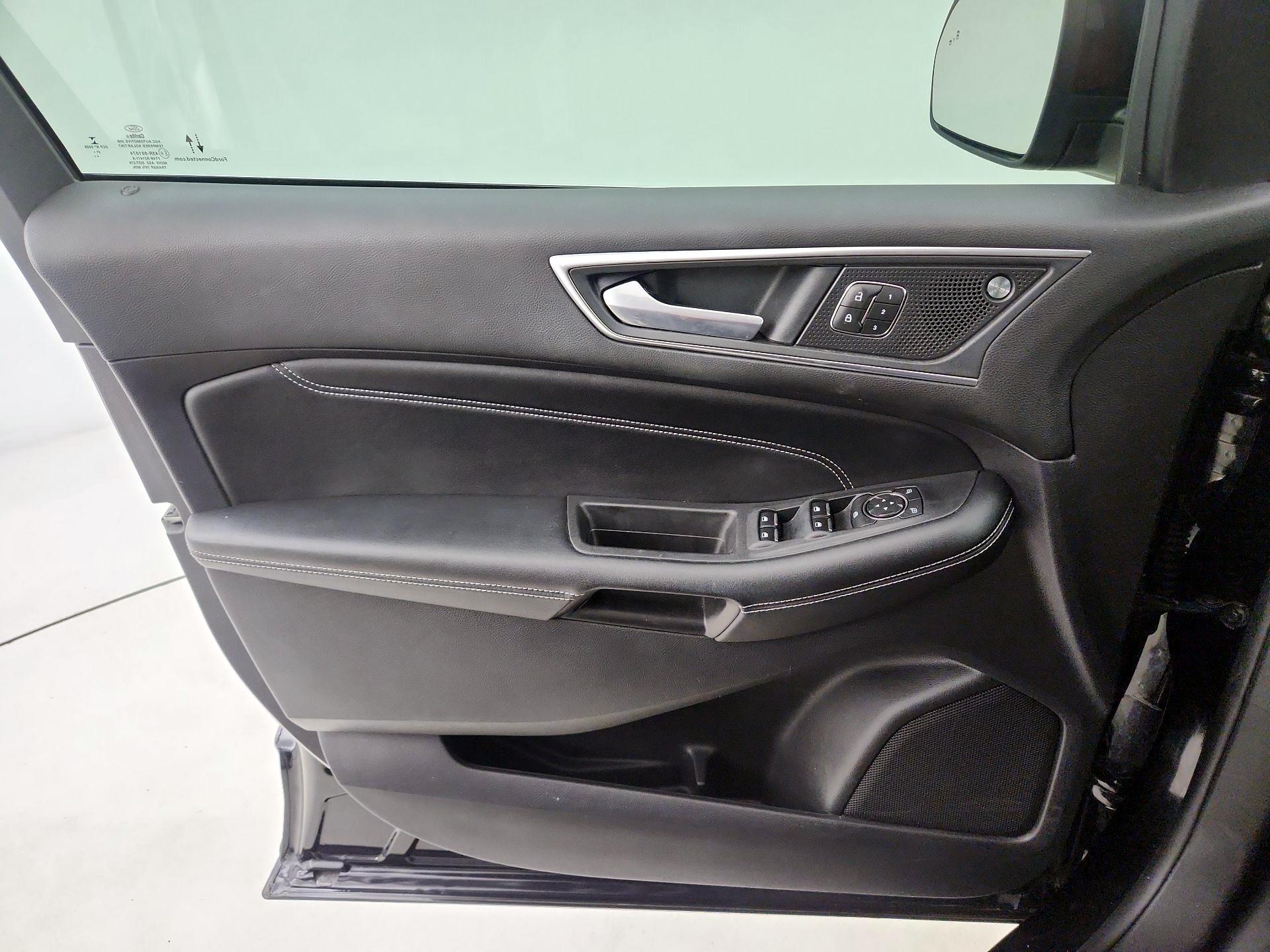 Thumbnail: 2022 Ford Edge - 12