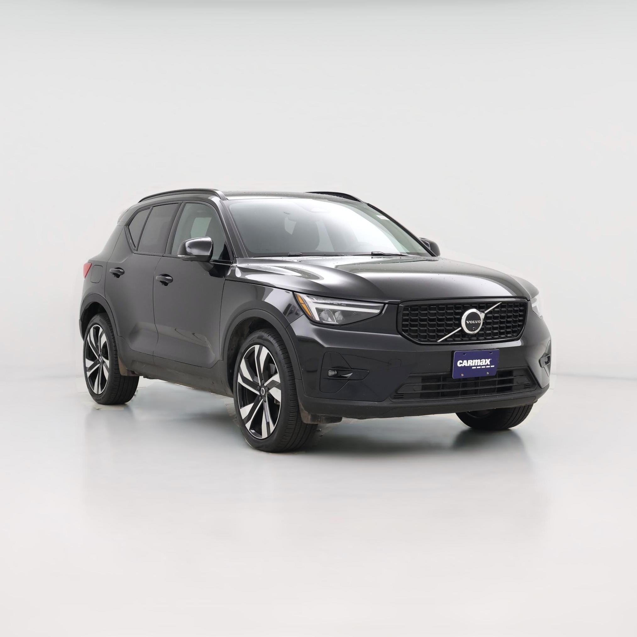 Thumbnail: 2025 Volvo XC40 - 1