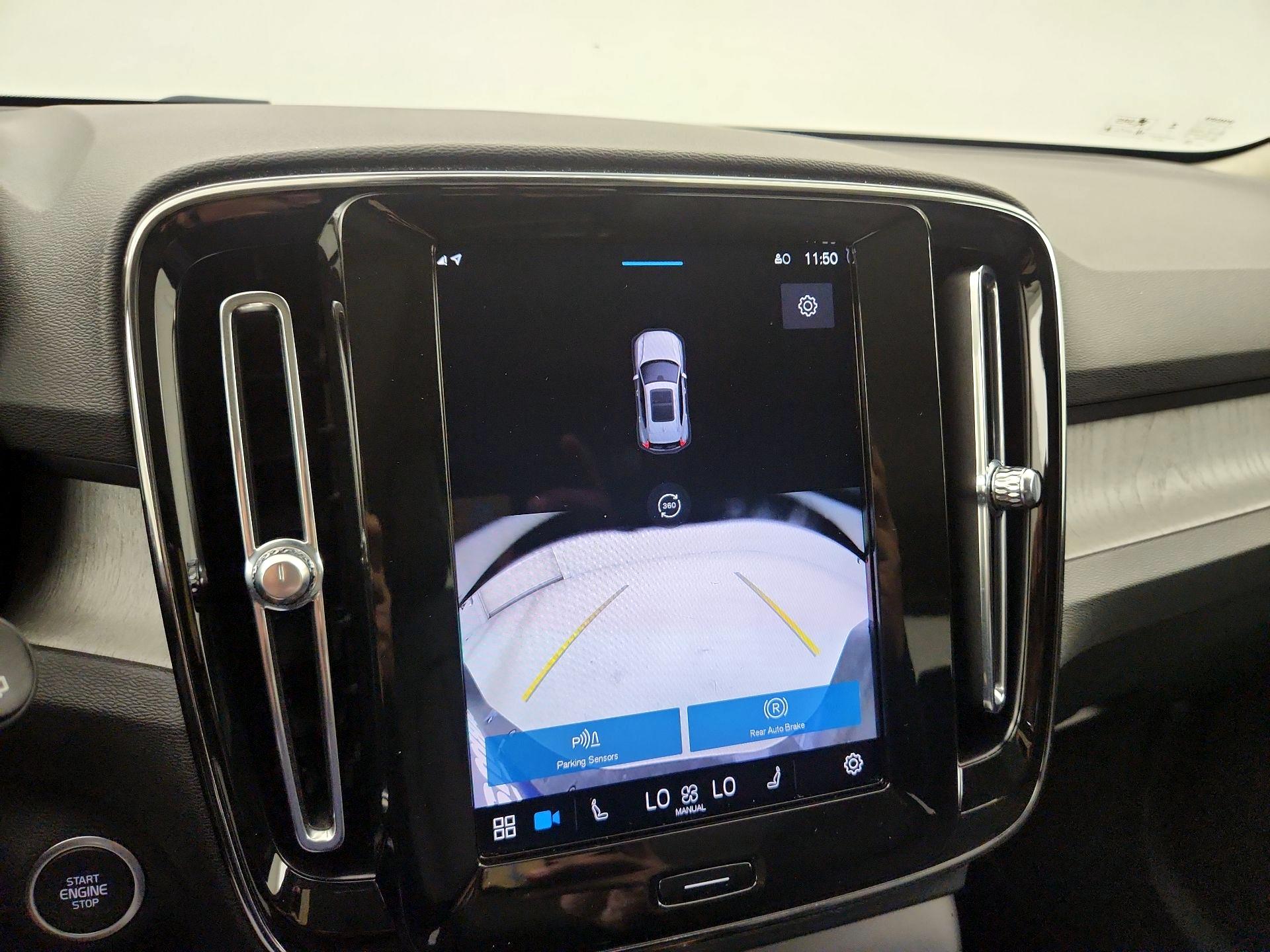 Thumbnail: 2025 Volvo XC40 - 14
