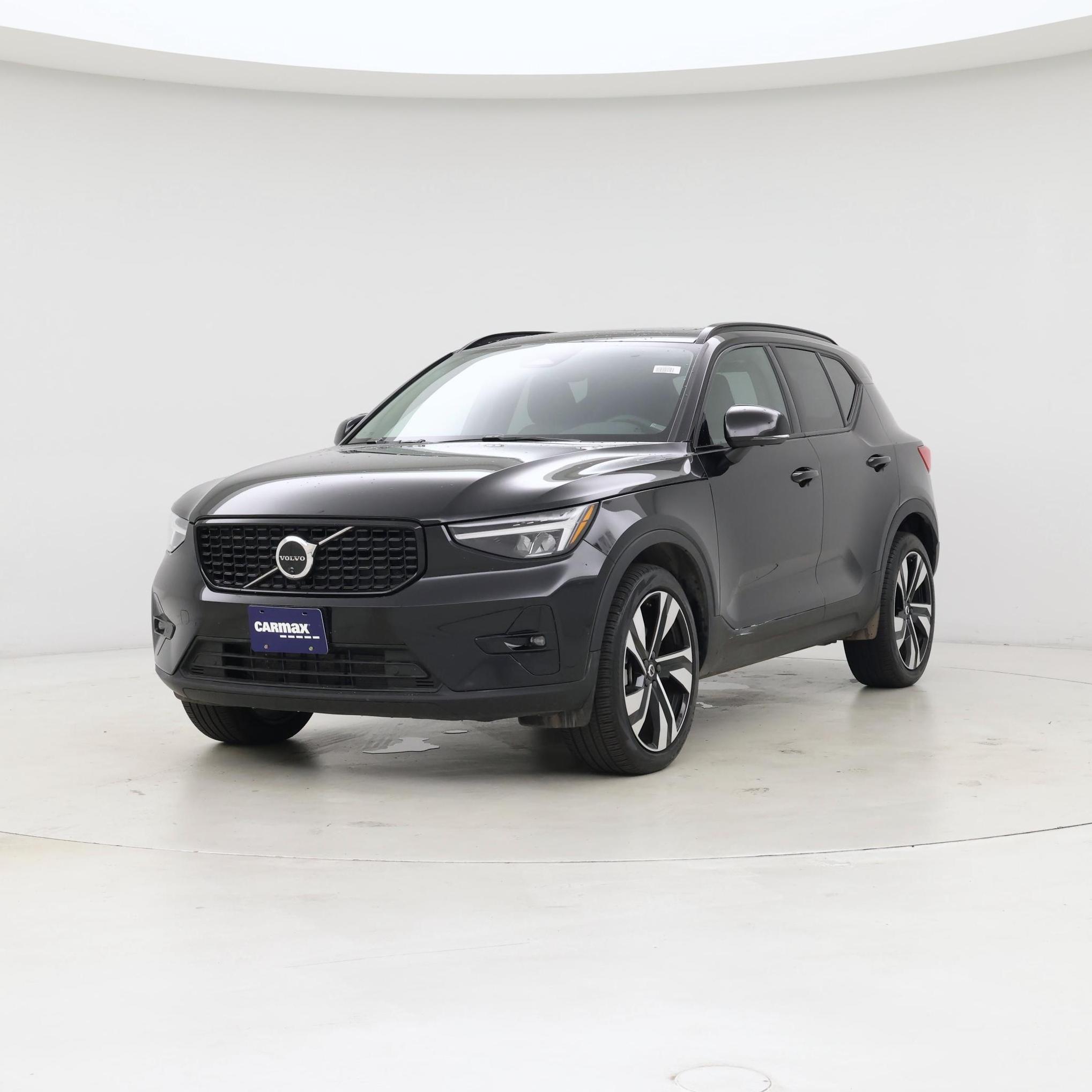 Thumbnail: 2025 Volvo XC40 - 4